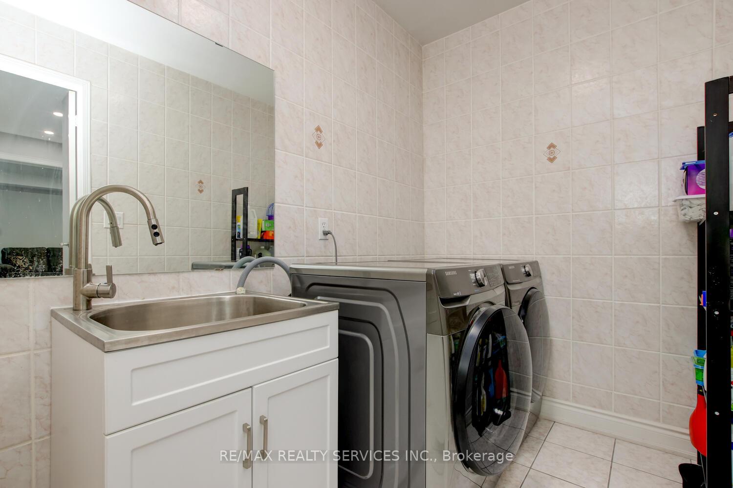 Photo 18 of 44 Lormel Gate, Brampton, Fletcher's Meadow — HOMEH