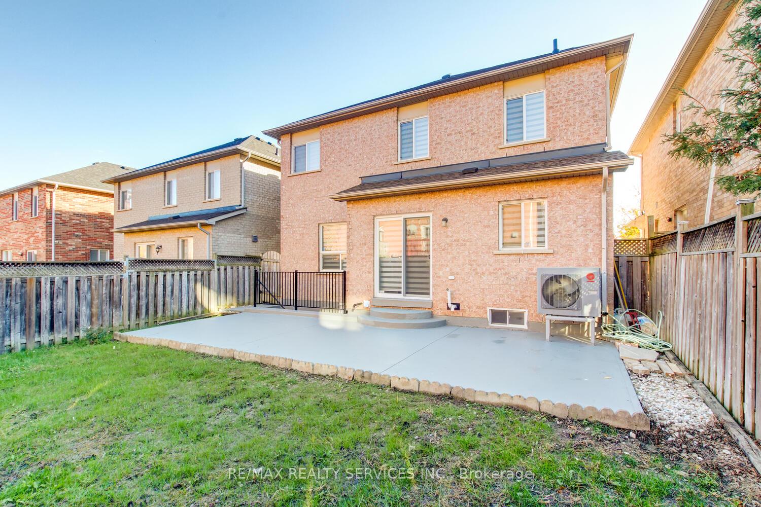 Photo 48 of 44 Lormel Gate, Brampton, Fletcher's Meadow — HOMEH