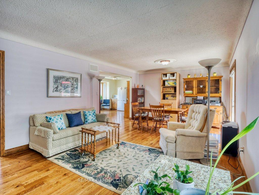 Photo 9 of 1 Sparkes Street, St. Catharines, Port Dalhousie — HOMEH