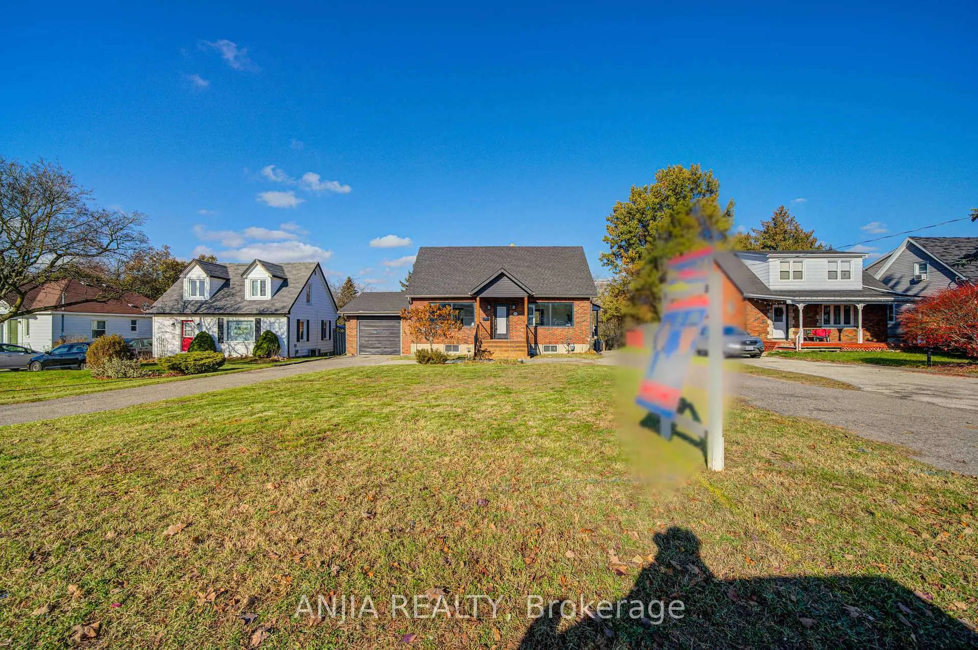 Photo 2 of 1574 Hwy 2 Road, Clarington, Courtice — HOMEH