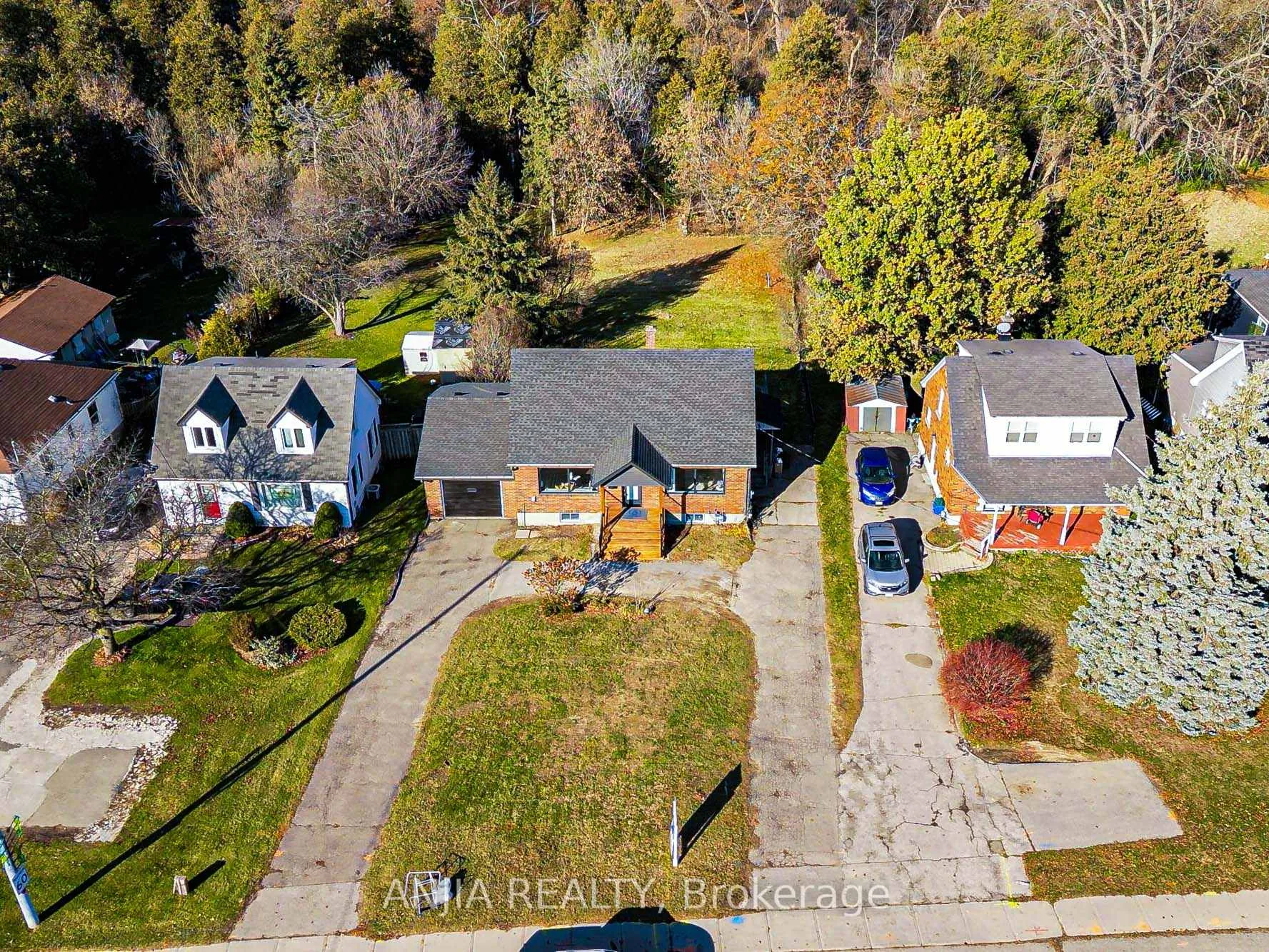 Photo 4 of 1574 Hwy 2 Road, Clarington, Courtice — HOMEH