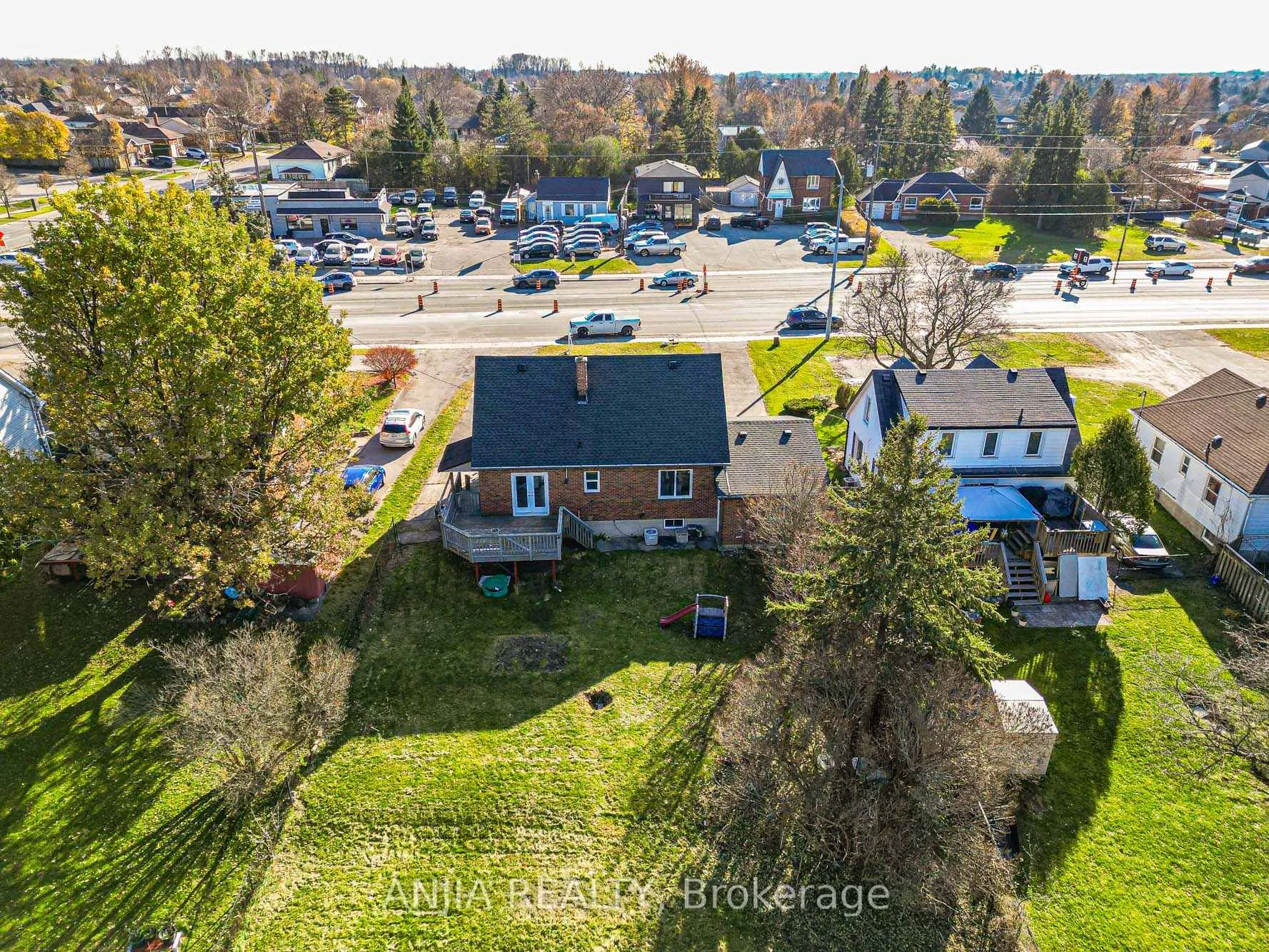 Photo 5 of 1574 Hwy 2 Road, Clarington, Courtice — HOMEH