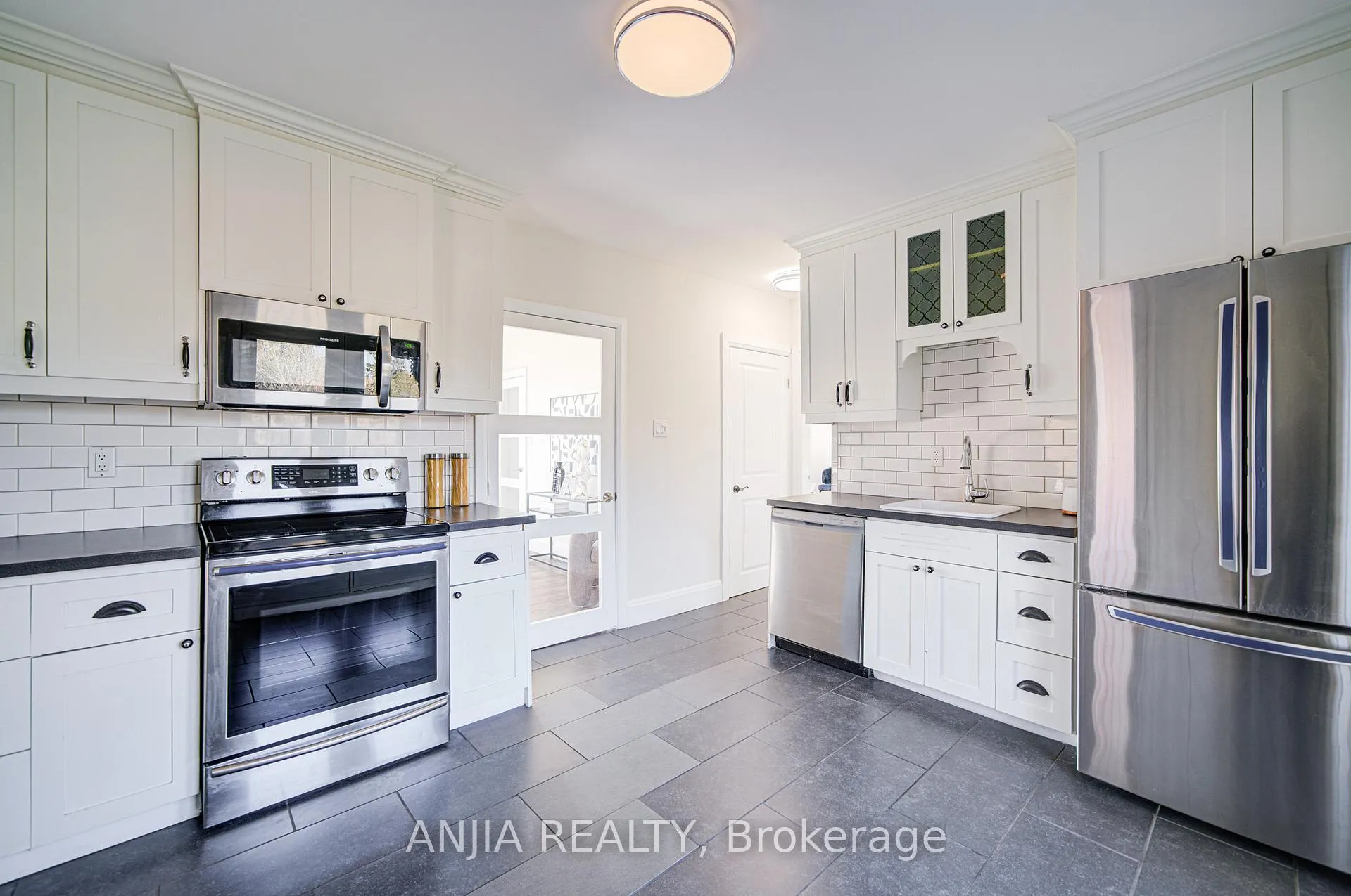 Photo 14 of 1574 Hwy 2 Road, Clarington, Courtice — HOMEH