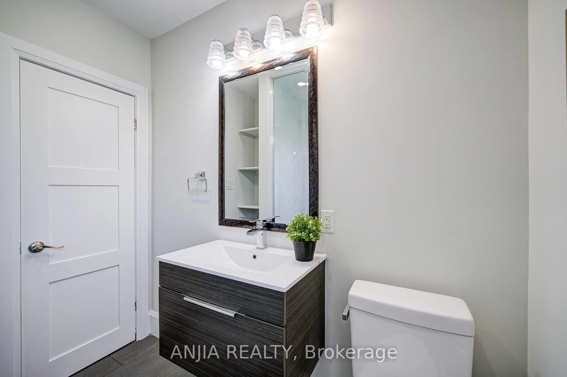 Photo 18 of 1574 Hwy 2 Road, Clarington, Courtice — HOMEH