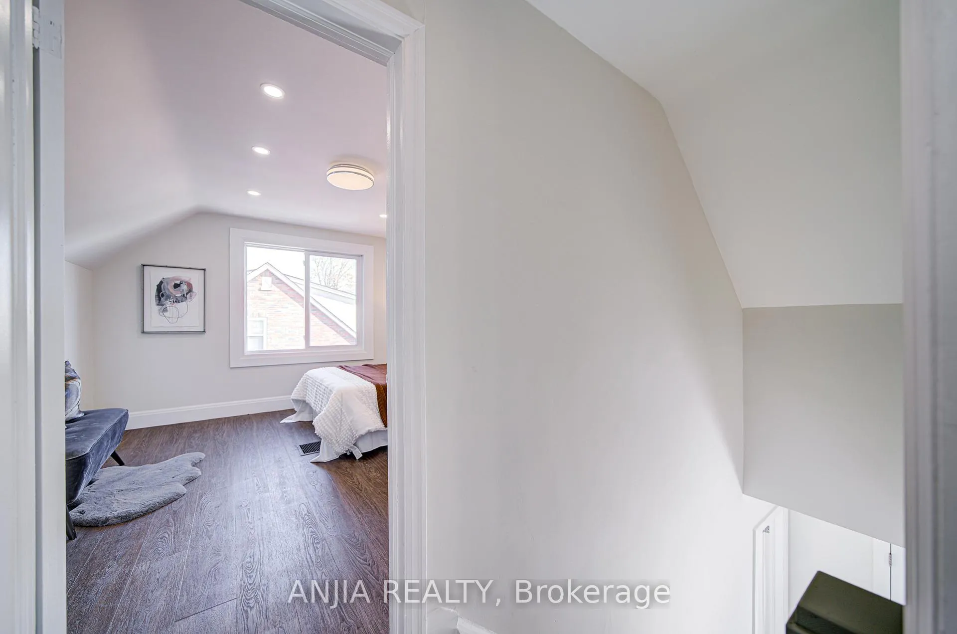 Photo 29 of 1574 Hwy 2 Road, Clarington, Courtice — HOMEH