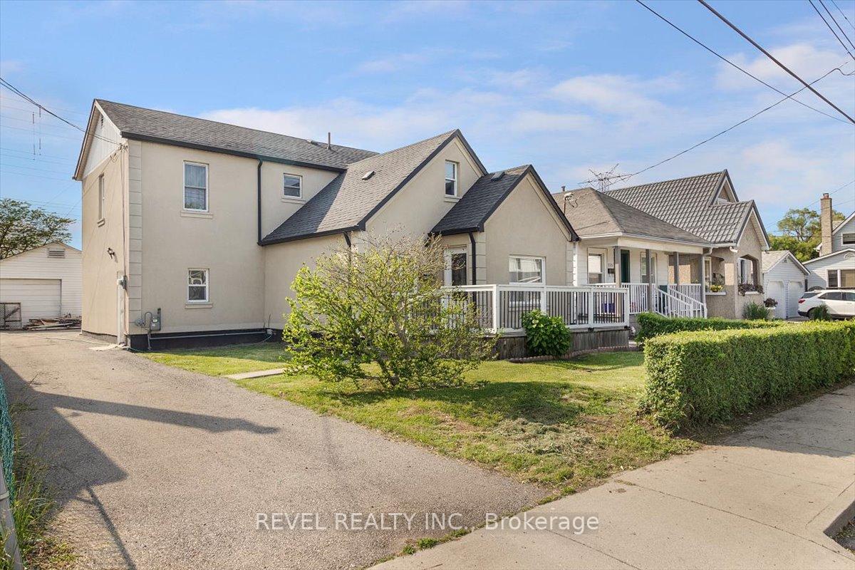 Front of 233 Normanhurst Avenue