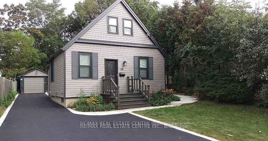 Front of 49 Hillview Street
