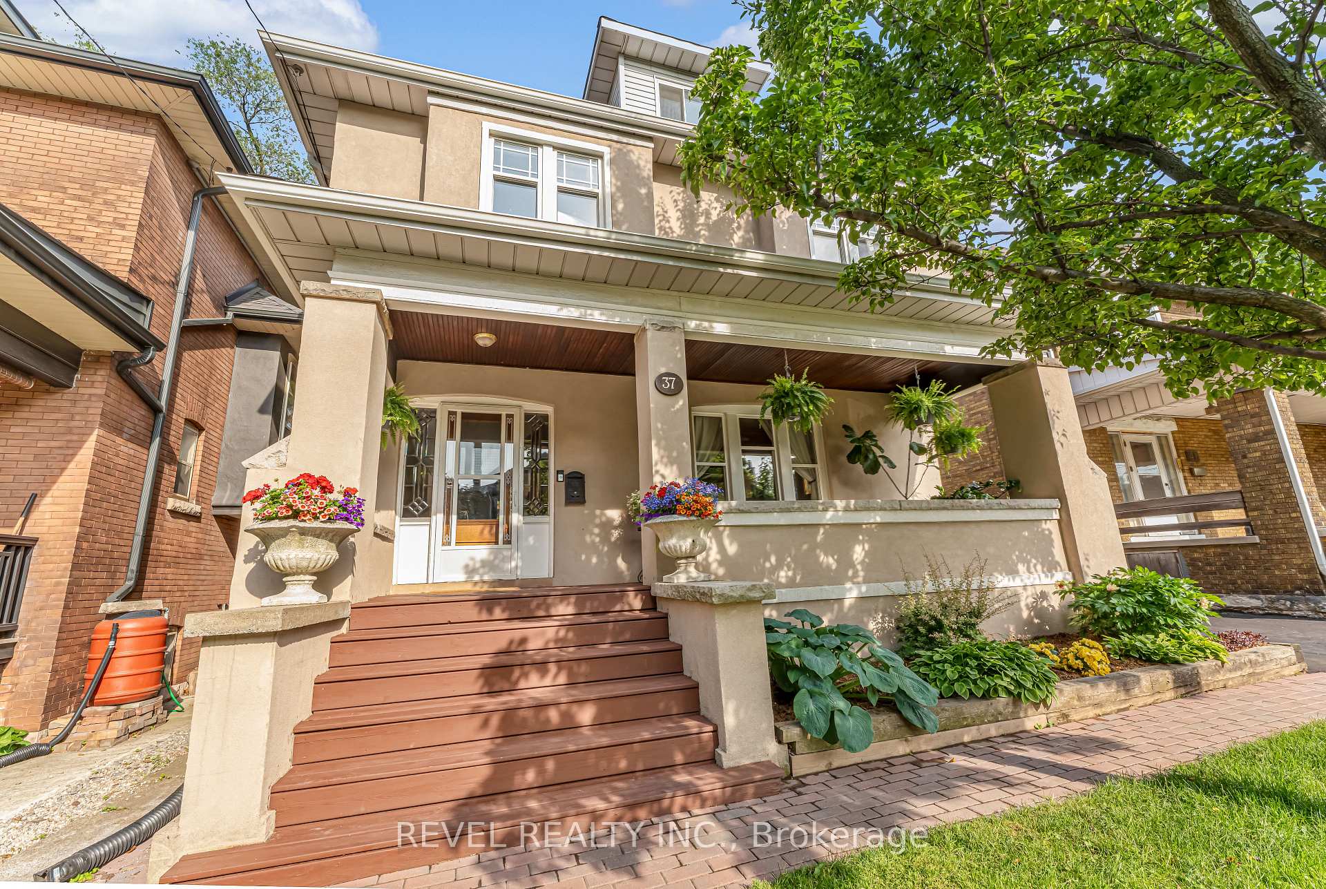 Front of 37 Burris Street