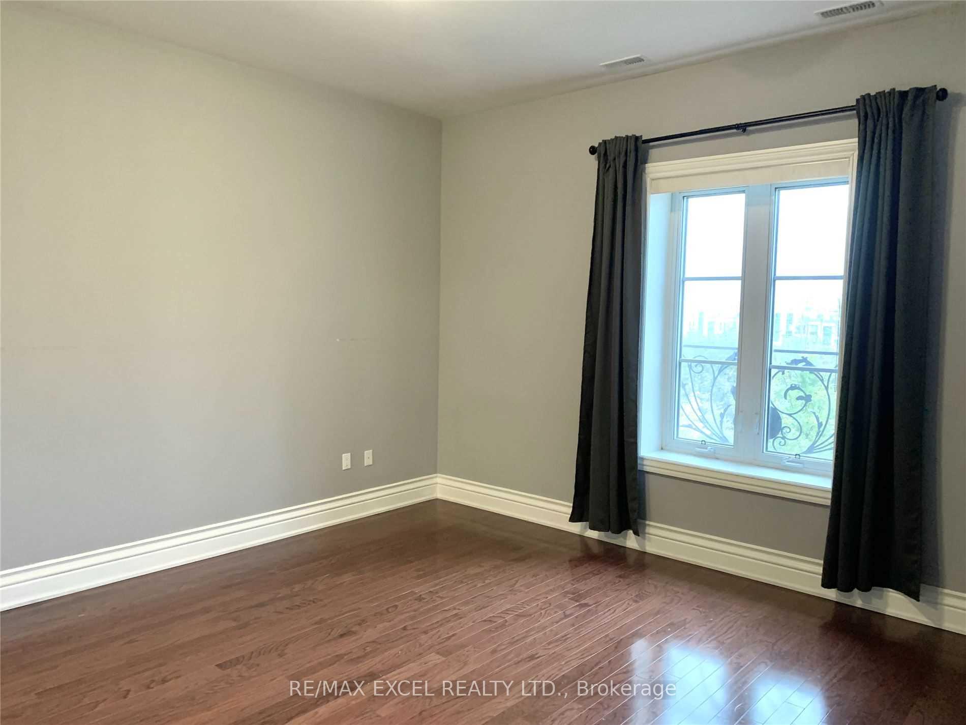 Photo 8 of Unit 404, 1 Verclaire Gate, Markham, Unionville — HOMEH