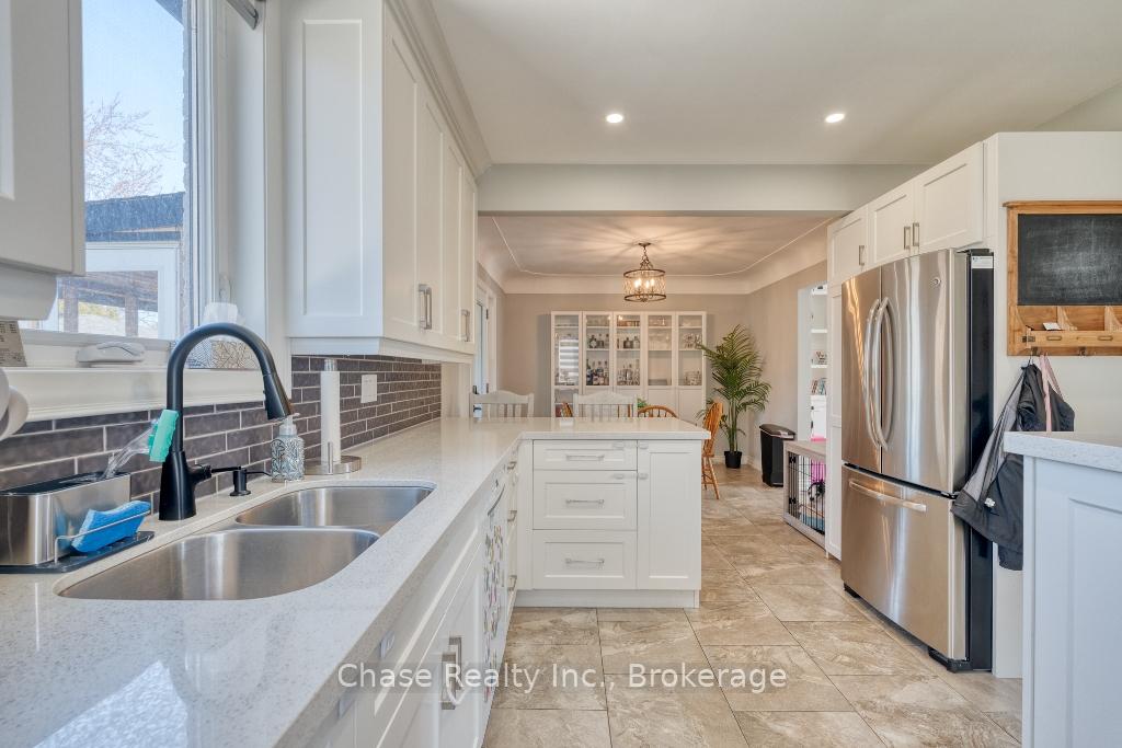 Photo 17 of 170 West 32nd Street, Hamilton, Westcliffe — HOMEH