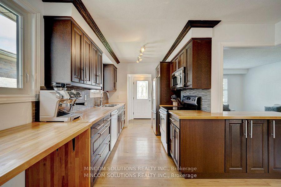 Photo 7 of 2 Garden Crescent, Brant, Paris — HOMEH