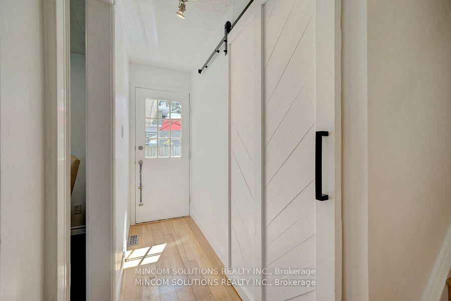 Photo 9 of 2 Garden Crescent, Brant, Paris — HOMEH
