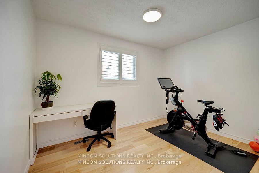 Photo 15 of 2 Garden Crescent, Brant, Paris — HOMEH