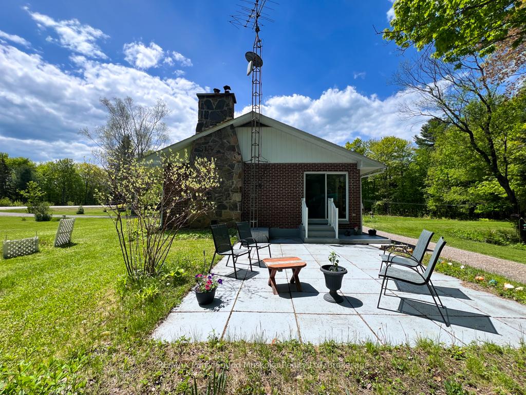 Photo 10 of 4838 124 Highway, Magnetawan — HOMEH