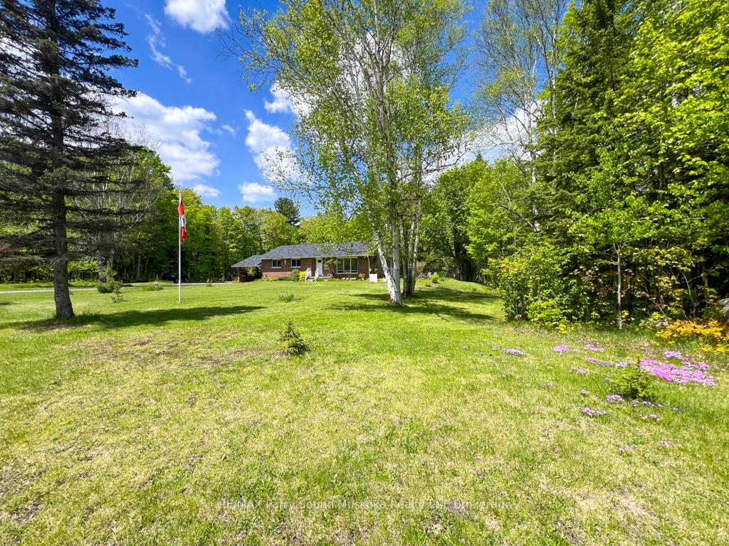 Photo 12 of 4838 124 Highway, Magnetawan — HOMEH