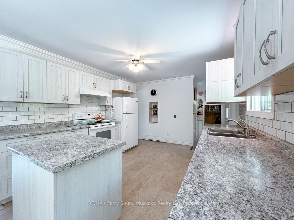 Photo 19 of 4838 124 Highway, Magnetawan — HOMEH
