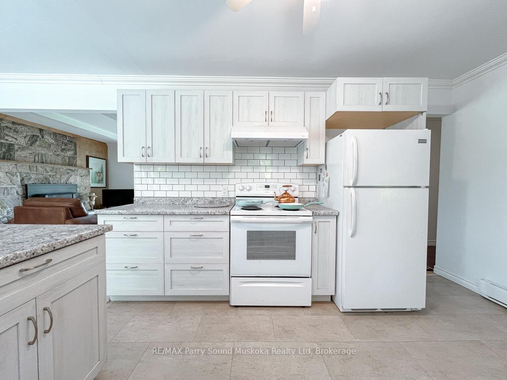 Photo 20 of 4838 124 Highway, Magnetawan — HOMEH
