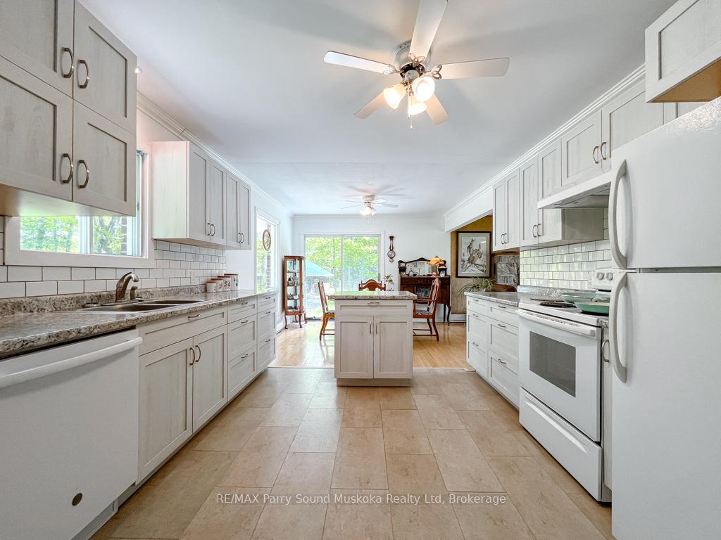 Photo 21 of 4838 124 Highway, Magnetawan — HOMEH