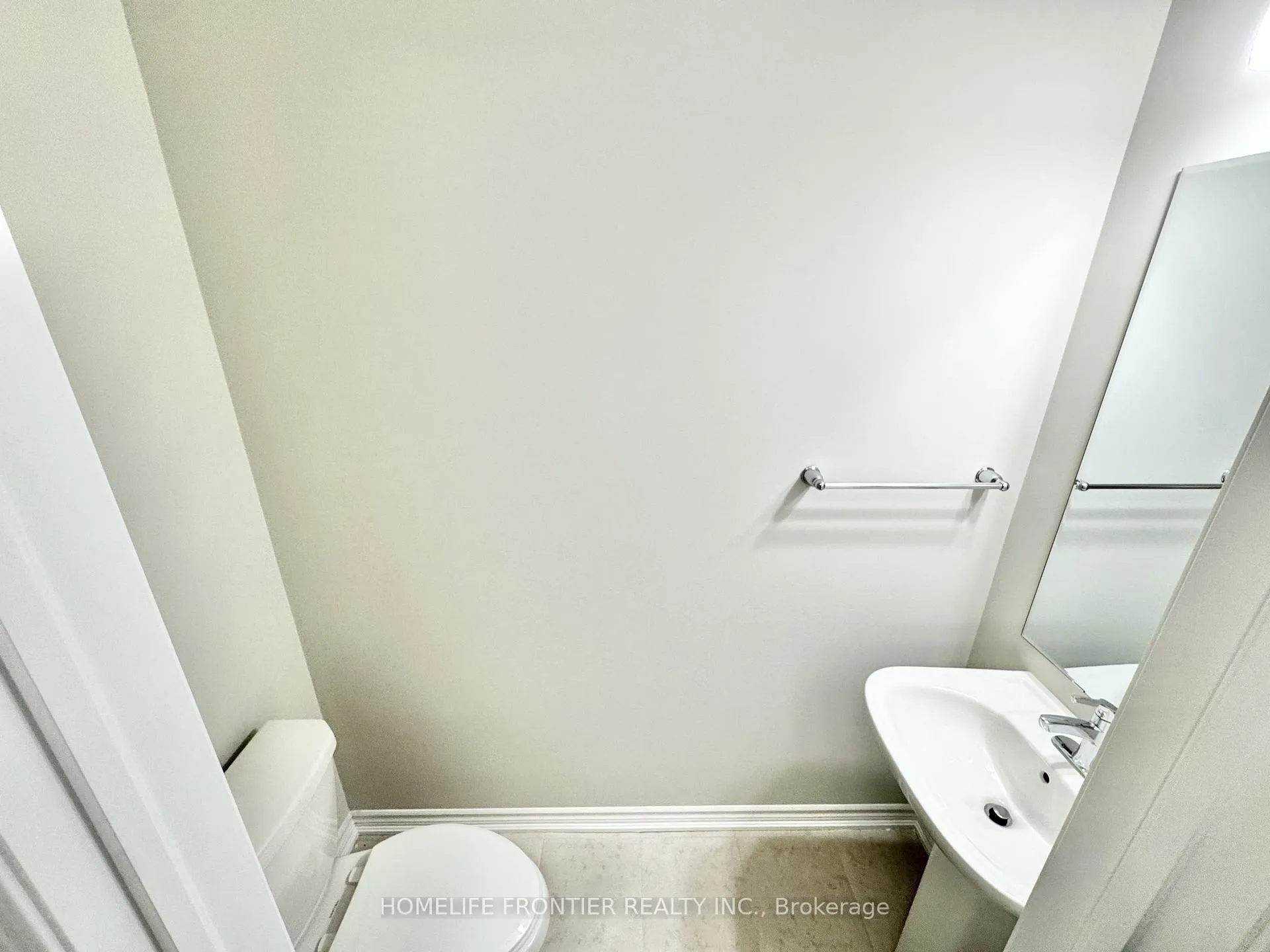 Photo 11 of 48 Gretzky Avenue, Barrie, Rural Barrie Southeast — HOMEH