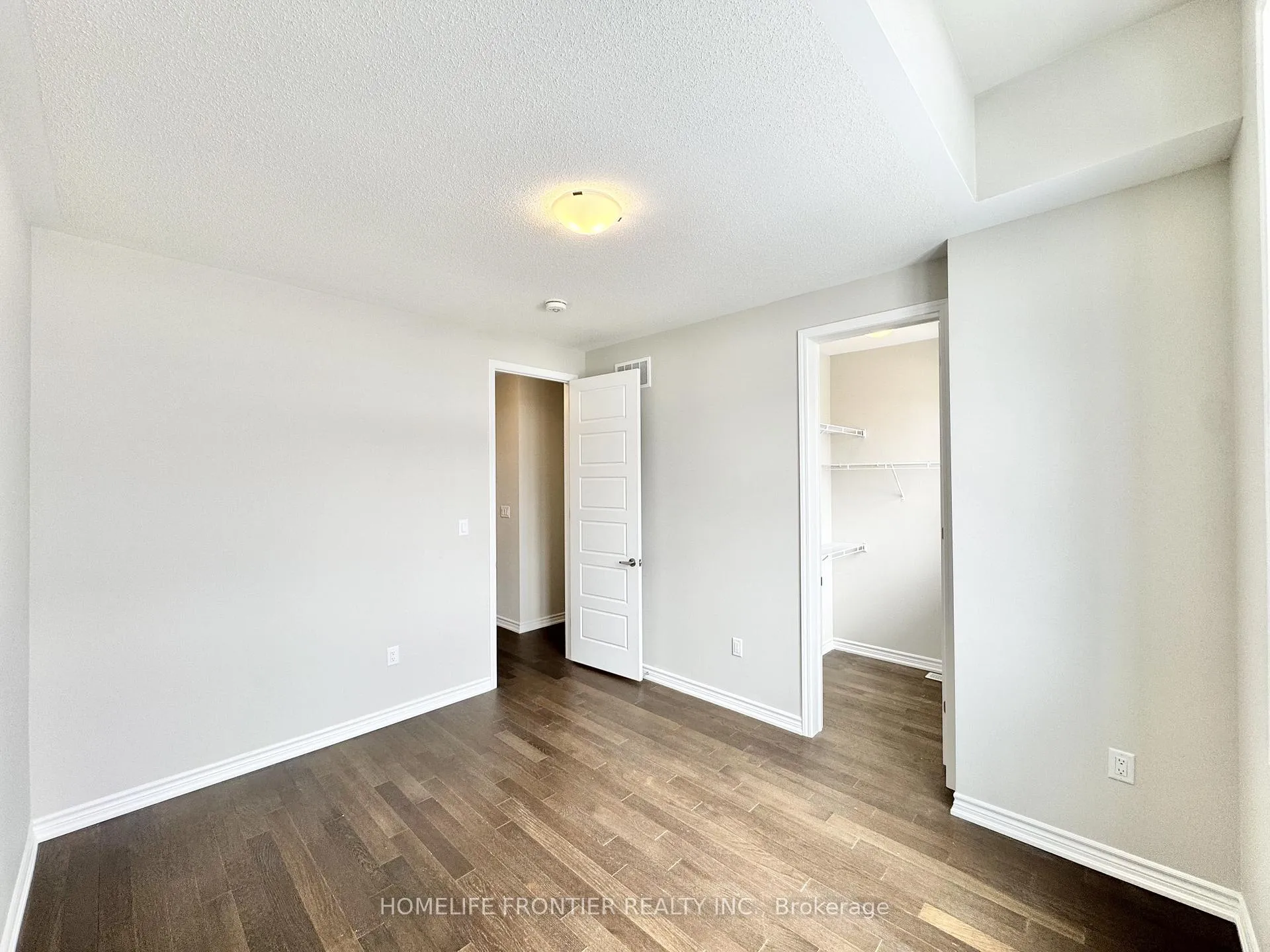 Photo 12 of 48 Gretzky Avenue, Barrie, Rural Barrie Southeast — HOMEH
