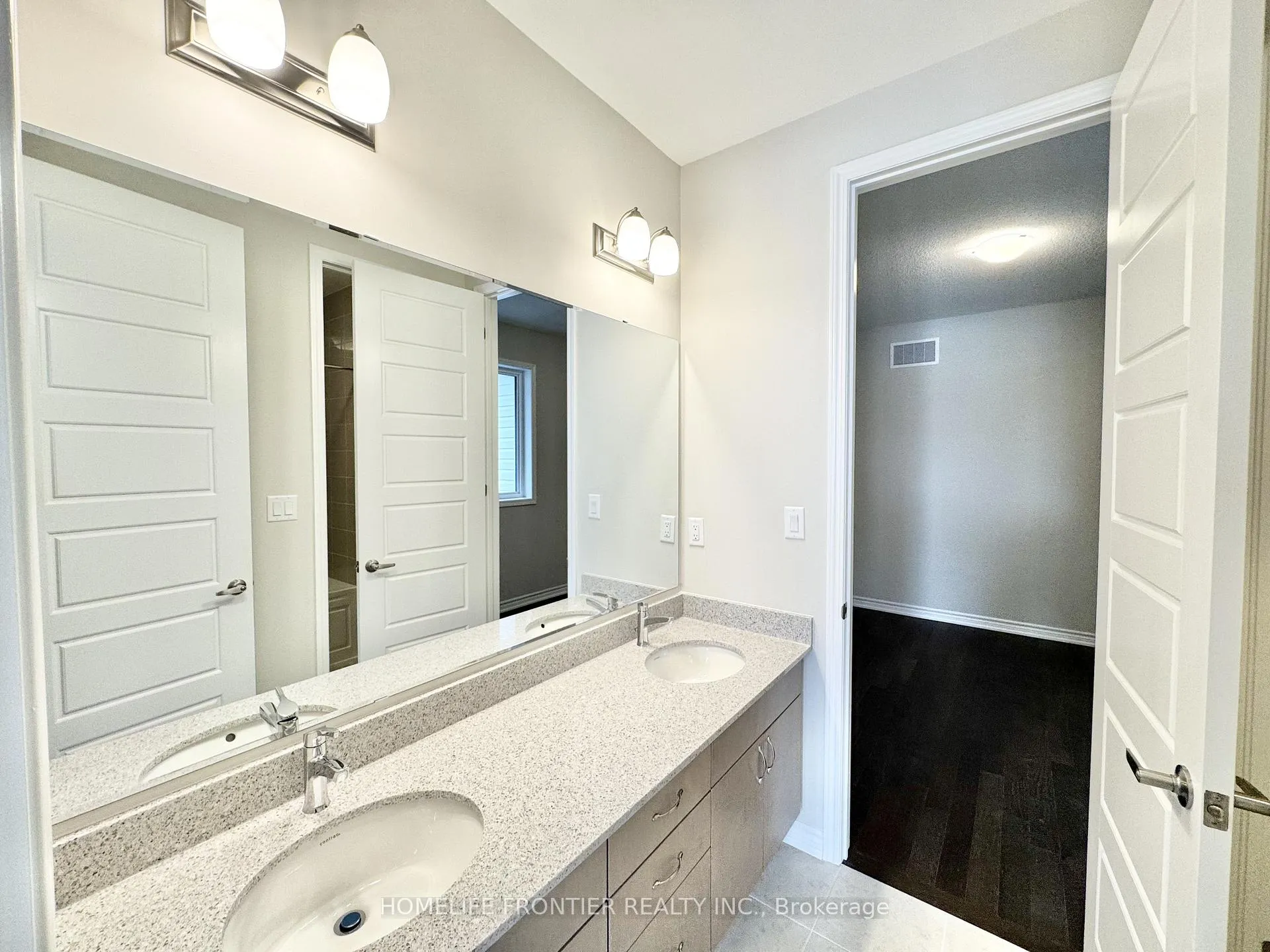 Photo 17 of 48 Gretzky Avenue, Barrie, Rural Barrie Southeast — HOMEH