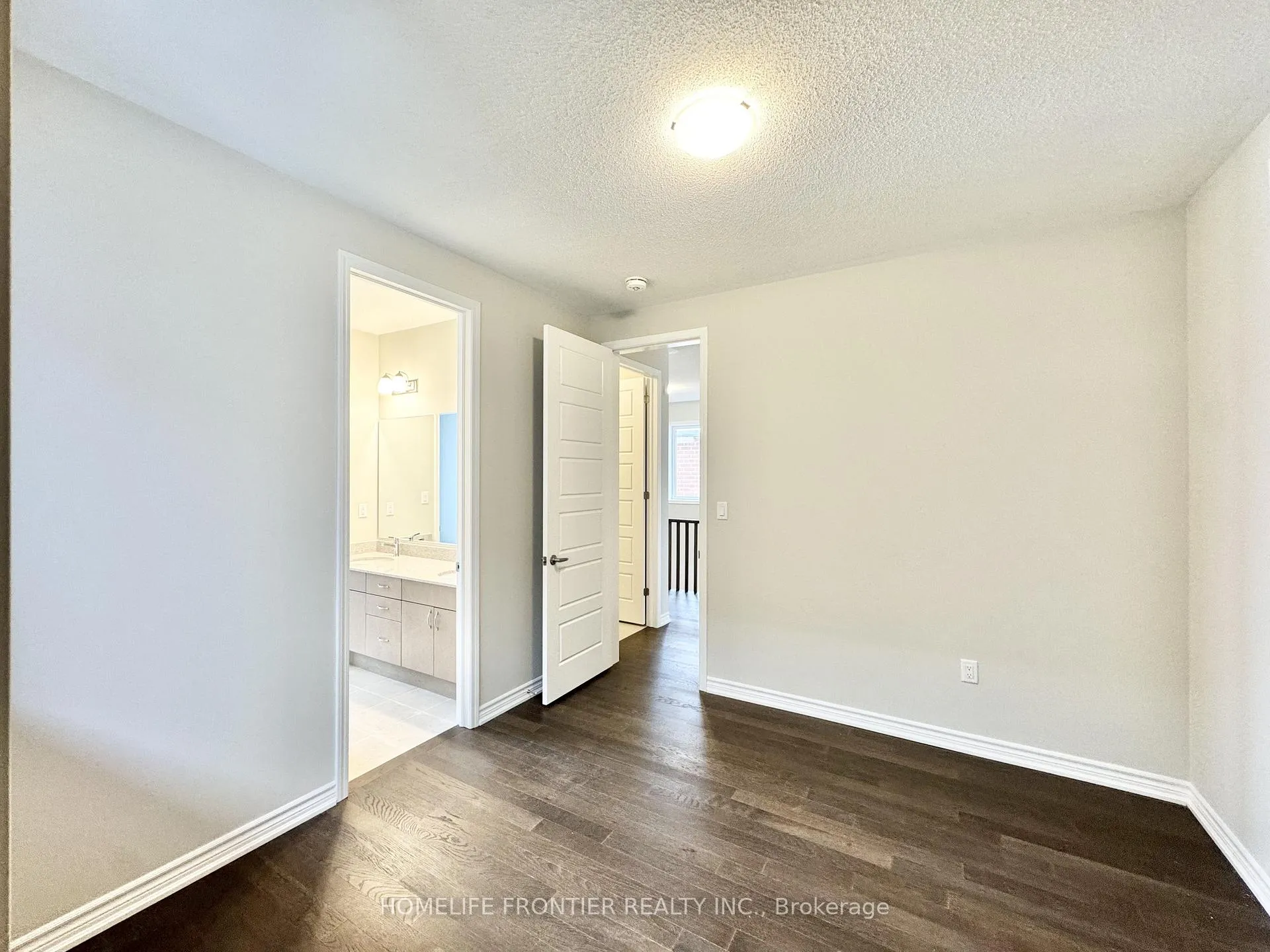 Photo 20 of 48 Gretzky Avenue, Barrie, Rural Barrie Southeast — HOMEH