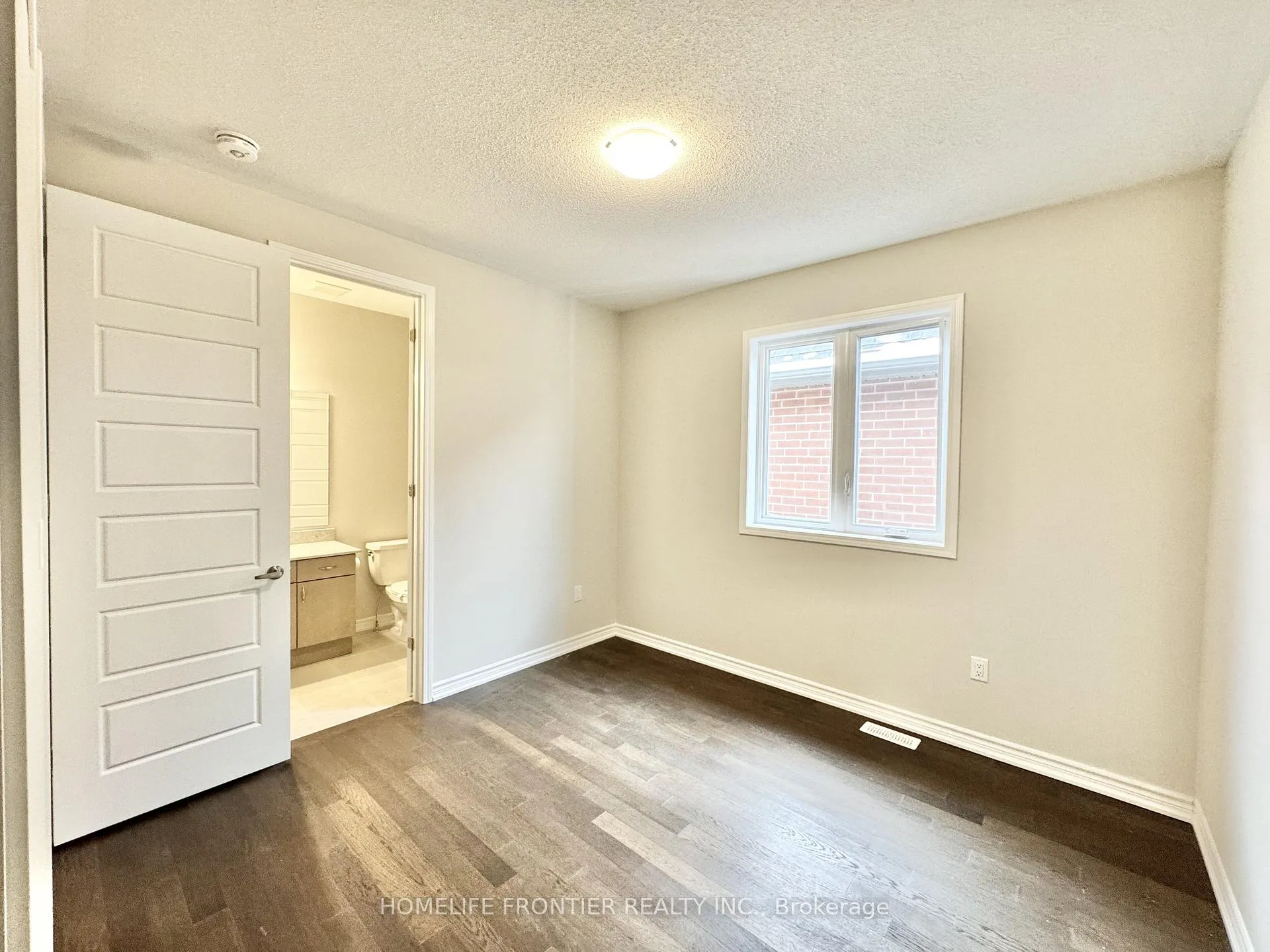 Photo 23 of 48 Gretzky Avenue, Barrie, Rural Barrie Southeast — HOMEH