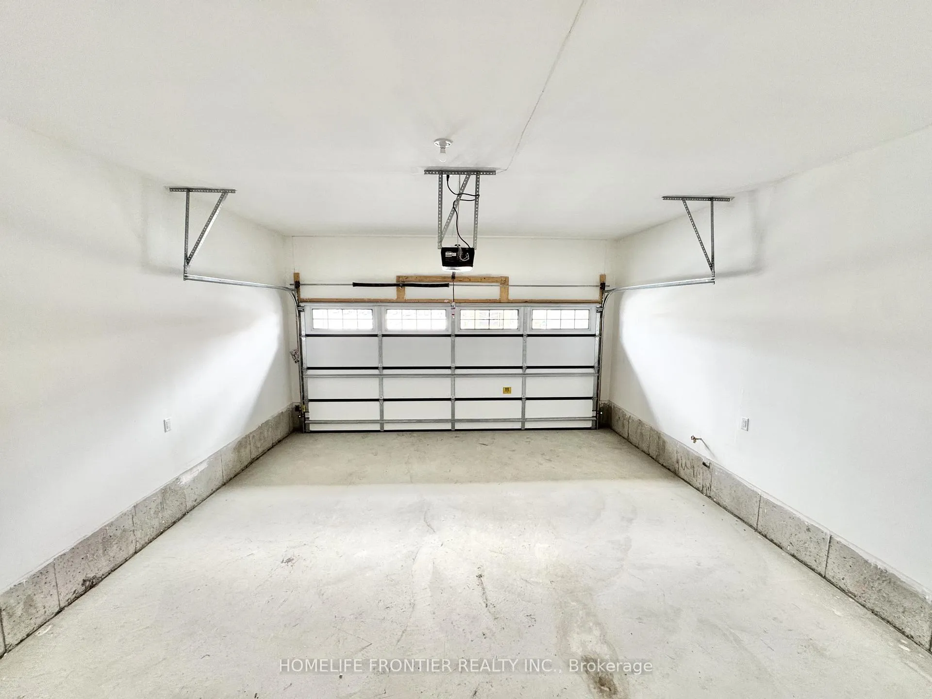 Photo 28 of 48 Gretzky Avenue, Barrie, Rural Barrie Southeast — HOMEH