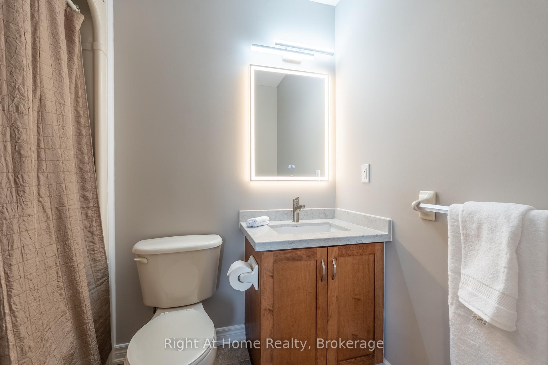 Photo 10 of 320 Southbrook Drive, Hamilton, Binbrook — HOMEH