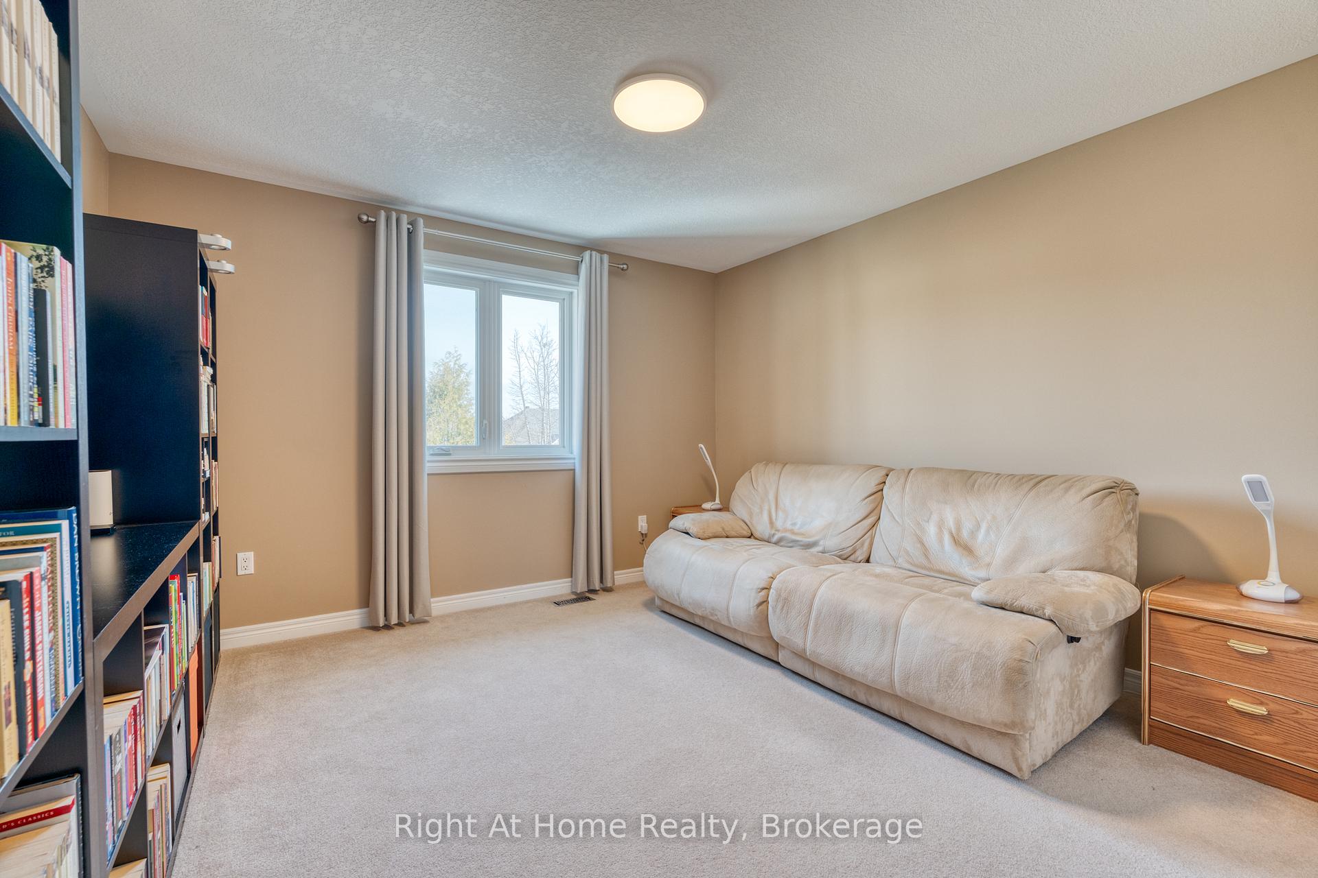 Photo 14 of 320 Southbrook Drive, Hamilton, Binbrook — HOMEH
