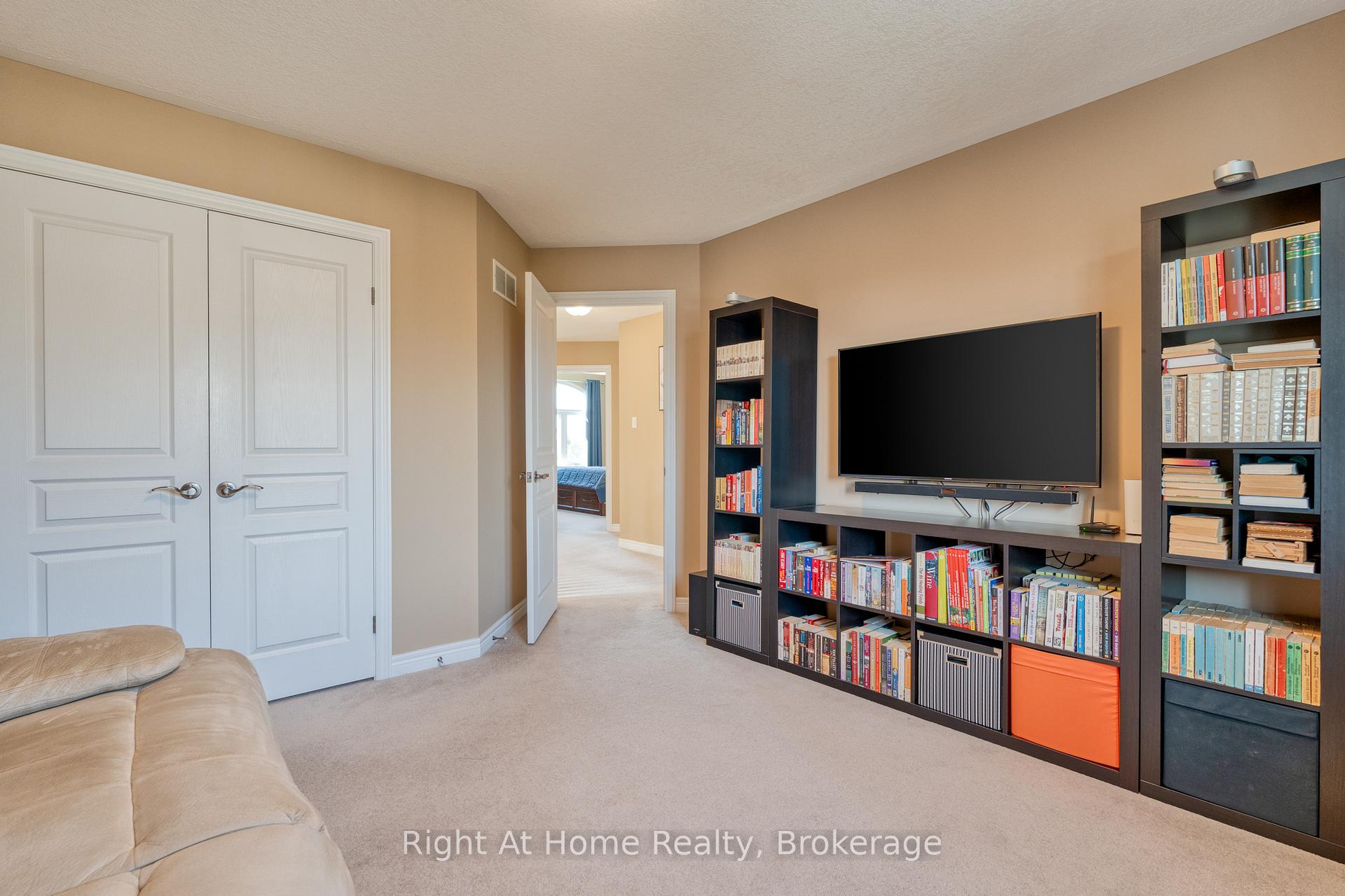 Photo 15 of 320 Southbrook Drive, Hamilton, Binbrook — HOMEH