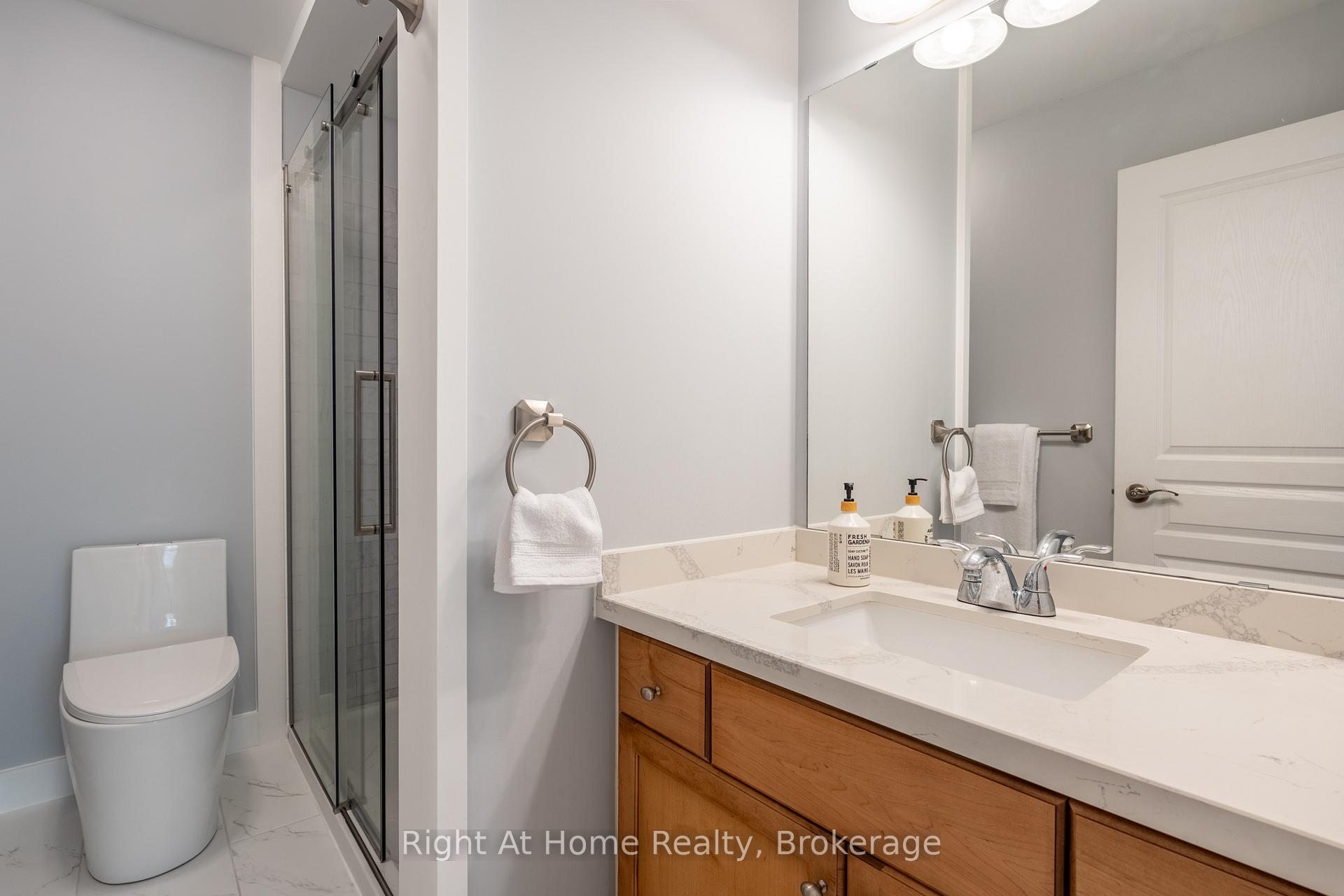 Photo 16 of 320 Southbrook Drive, Hamilton, Binbrook — HOMEH