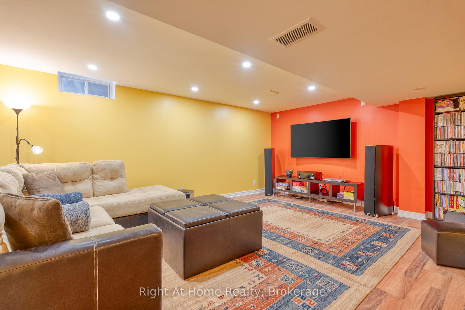 Photo 18 of 320 Southbrook Drive, Hamilton, Binbrook — HOMEH