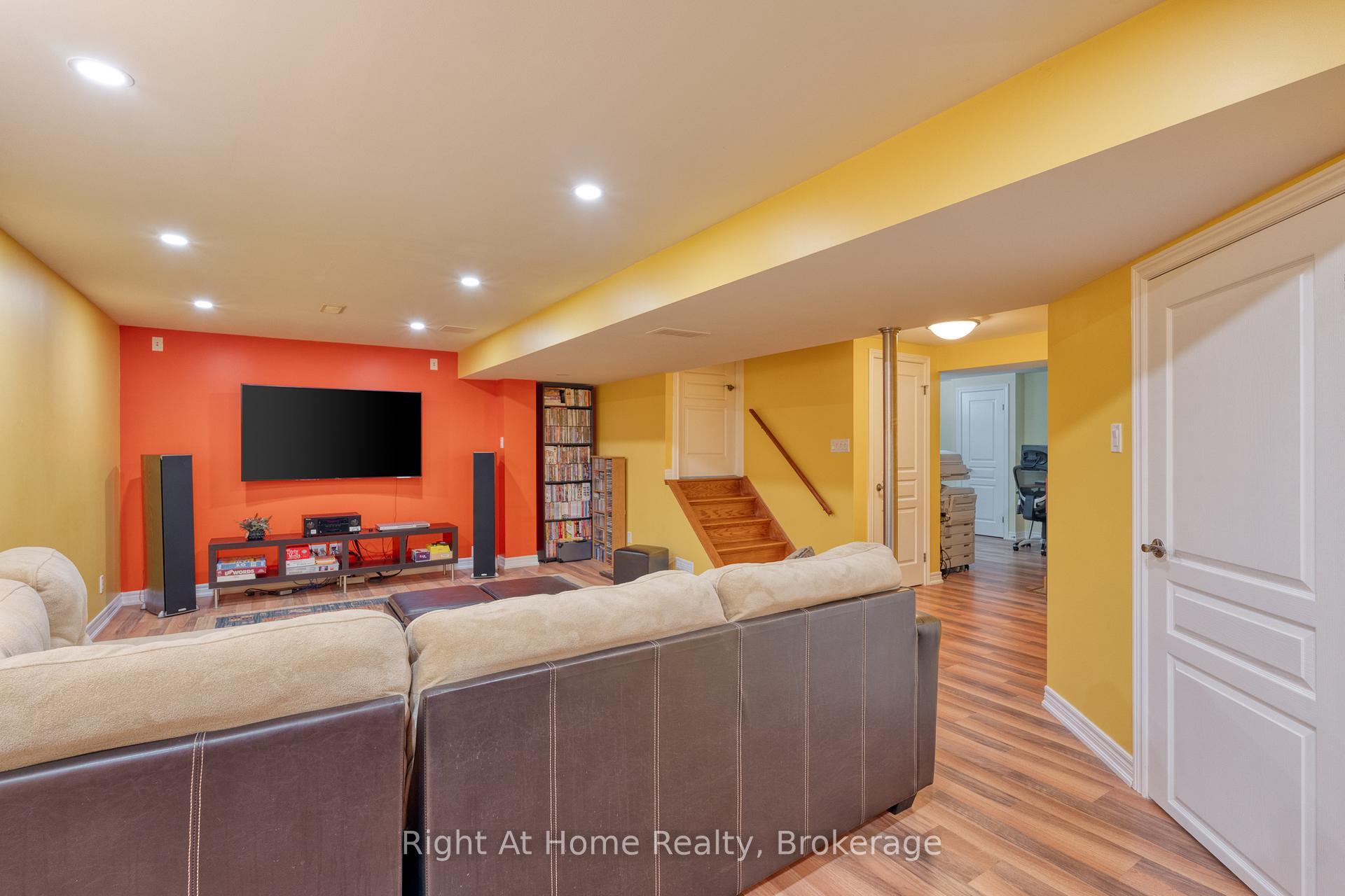 Photo 19 of 320 Southbrook Drive, Hamilton, Binbrook — HOMEH
