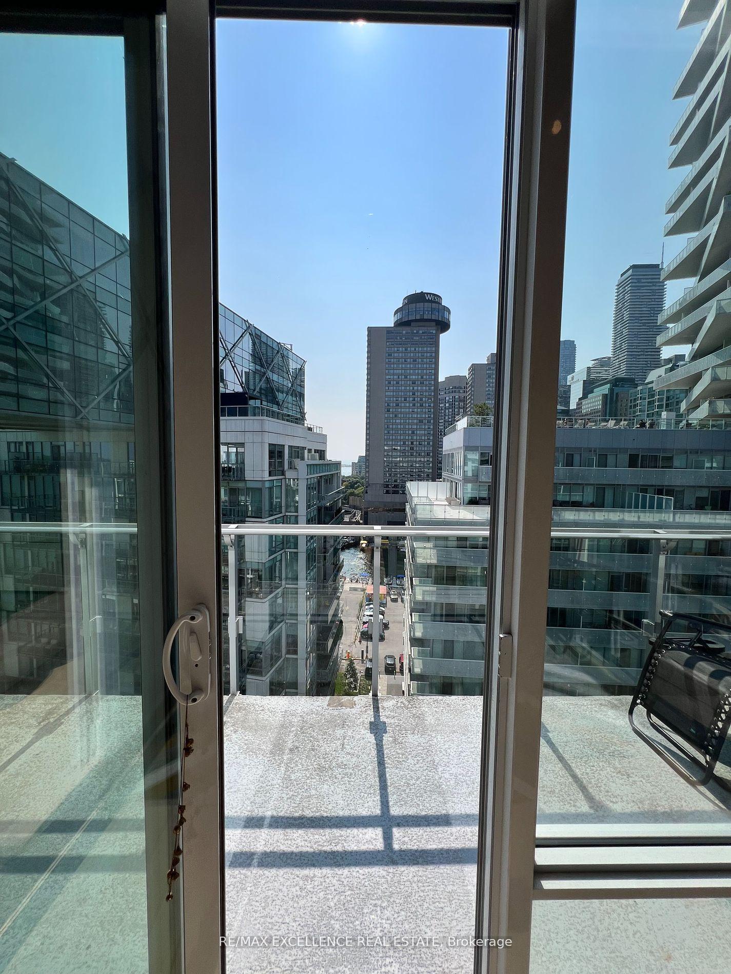 Photo 2 of Unit 1122, 29 Queens Quay E, Toronto, Waterfront Communities — HOMEH