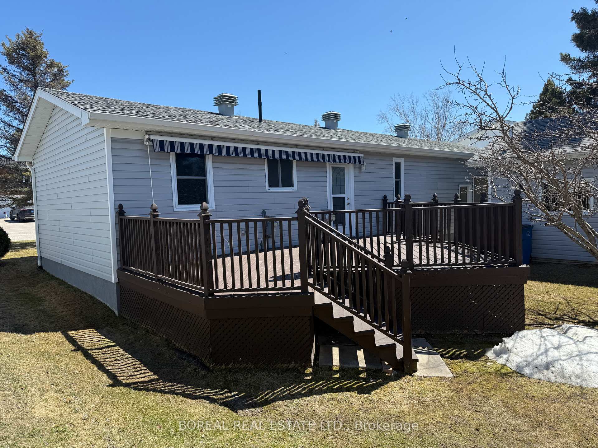 Photo 3 of 407 Fourteenth Avenue, Cochrane — HOMEH