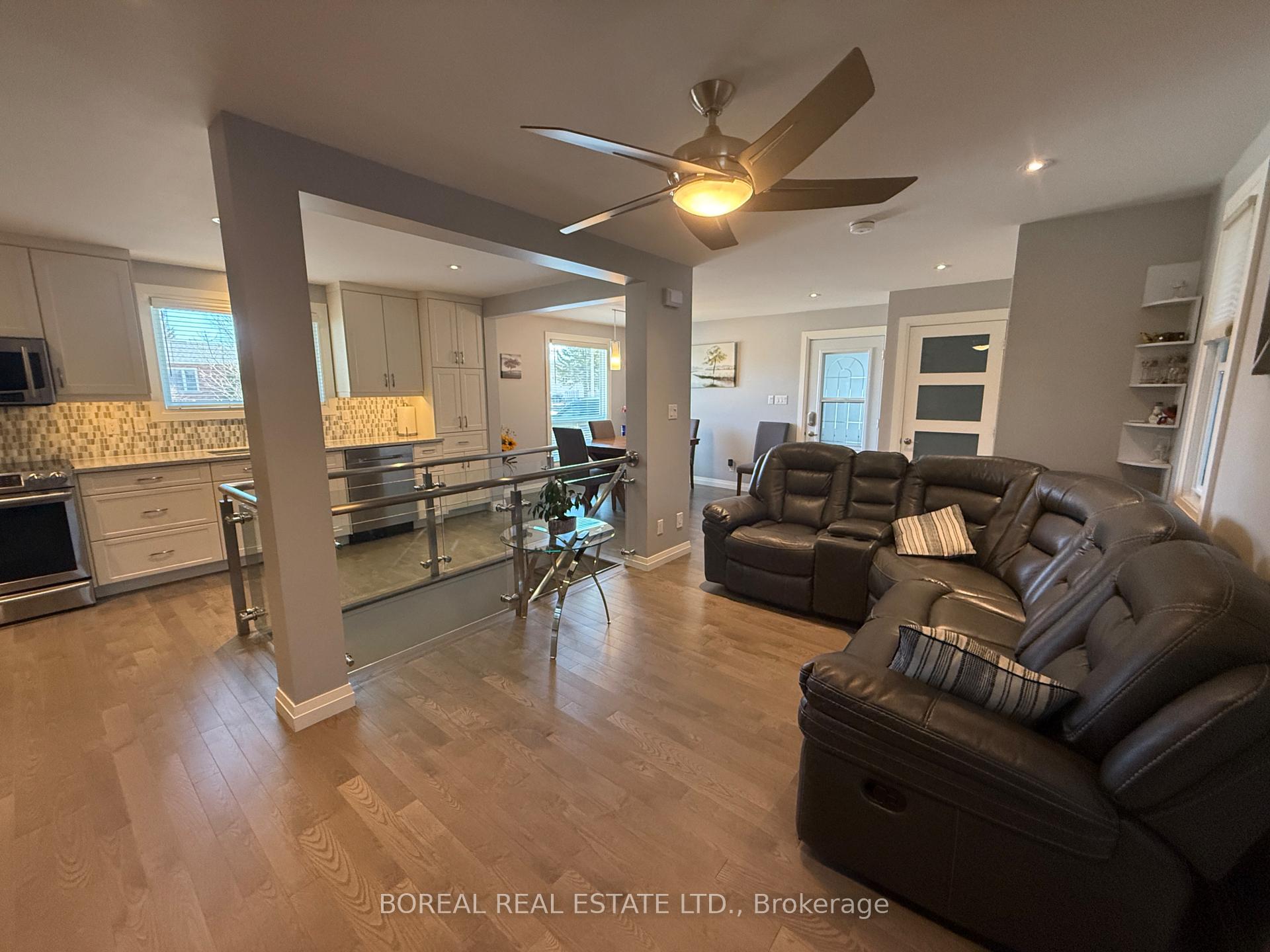 Photo 26 of 407 Fourteenth Avenue, Cochrane — HOMEH