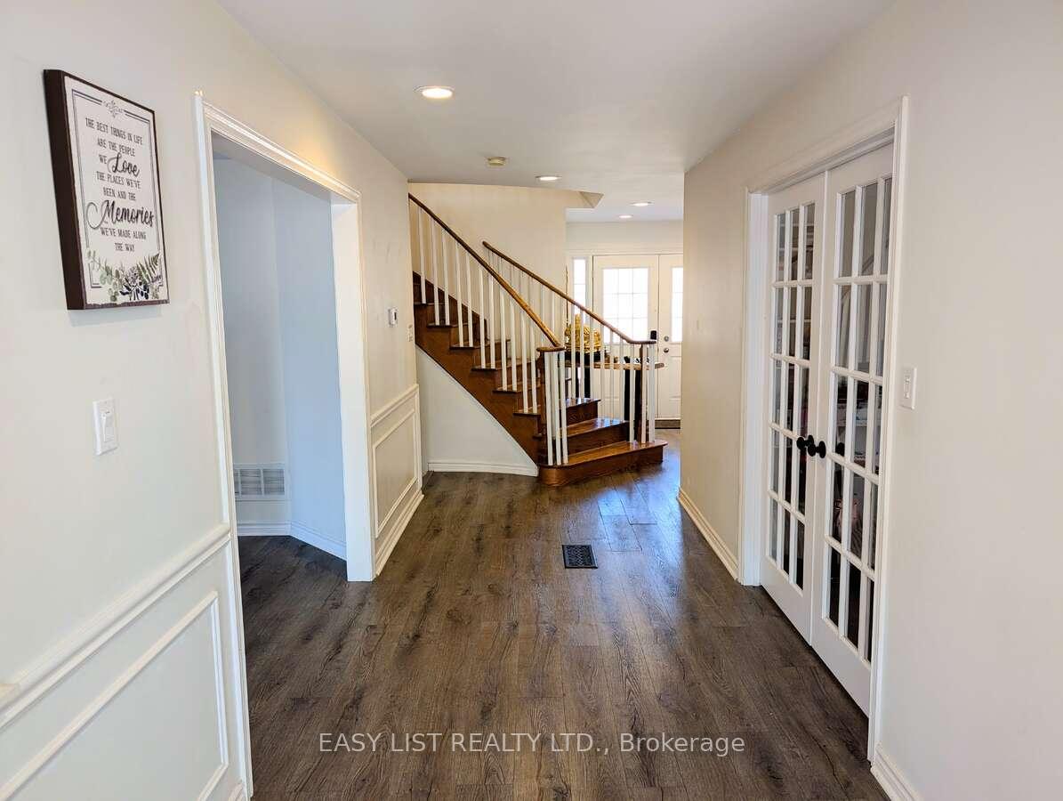 Photo 6 of 12 Strathroy Crescent, Hamilton, Waterdown — HOMEH