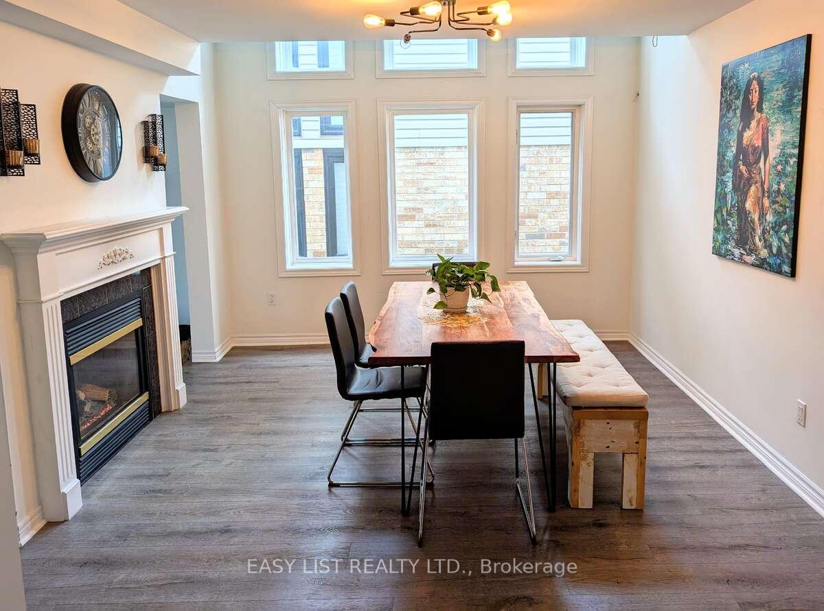Photo 14 of 12 Strathroy Crescent, Hamilton, Waterdown — HOMEH