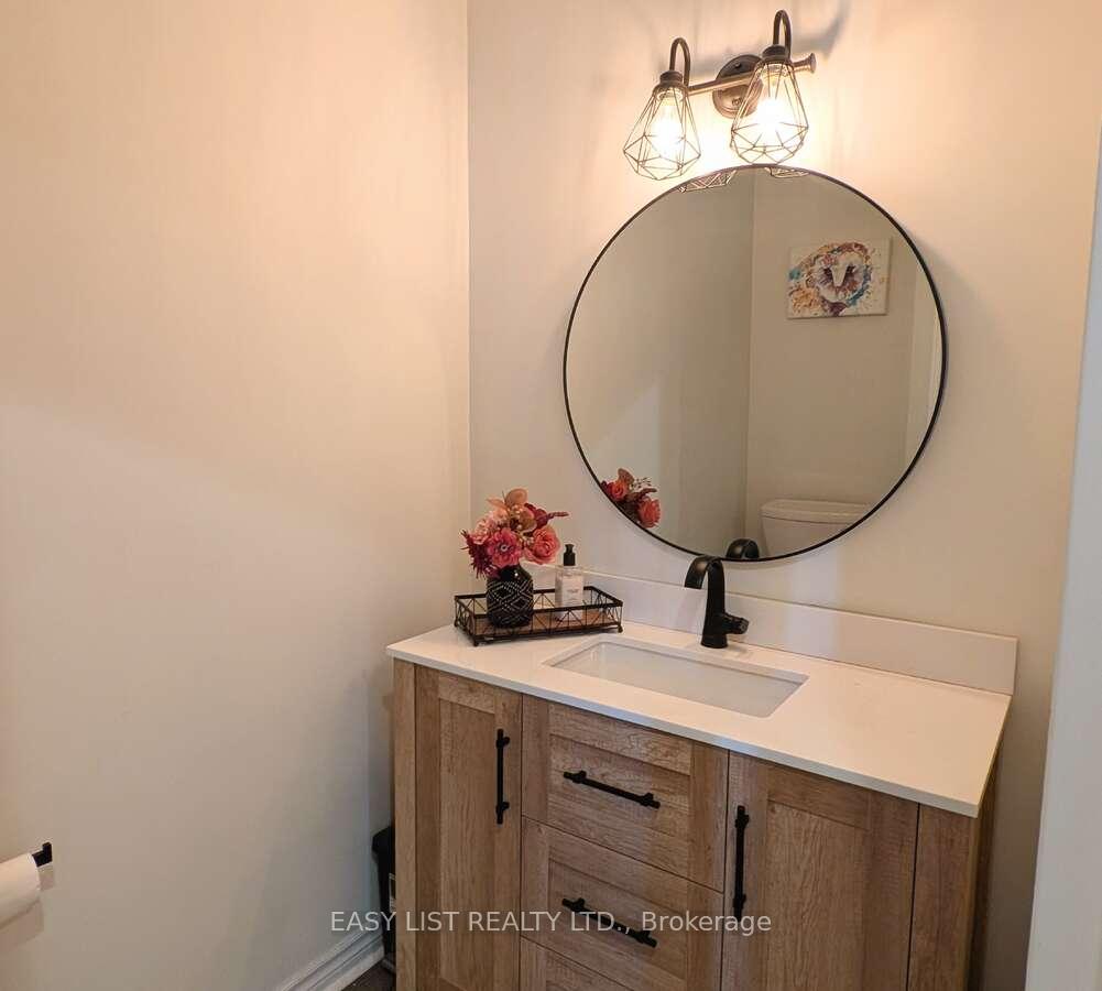 Photo 17 of 12 Strathroy Crescent, Hamilton, Waterdown — HOMEH