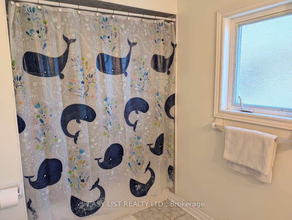 Photo 24 of 12 Strathroy Crescent, Hamilton, Waterdown — HOMEH