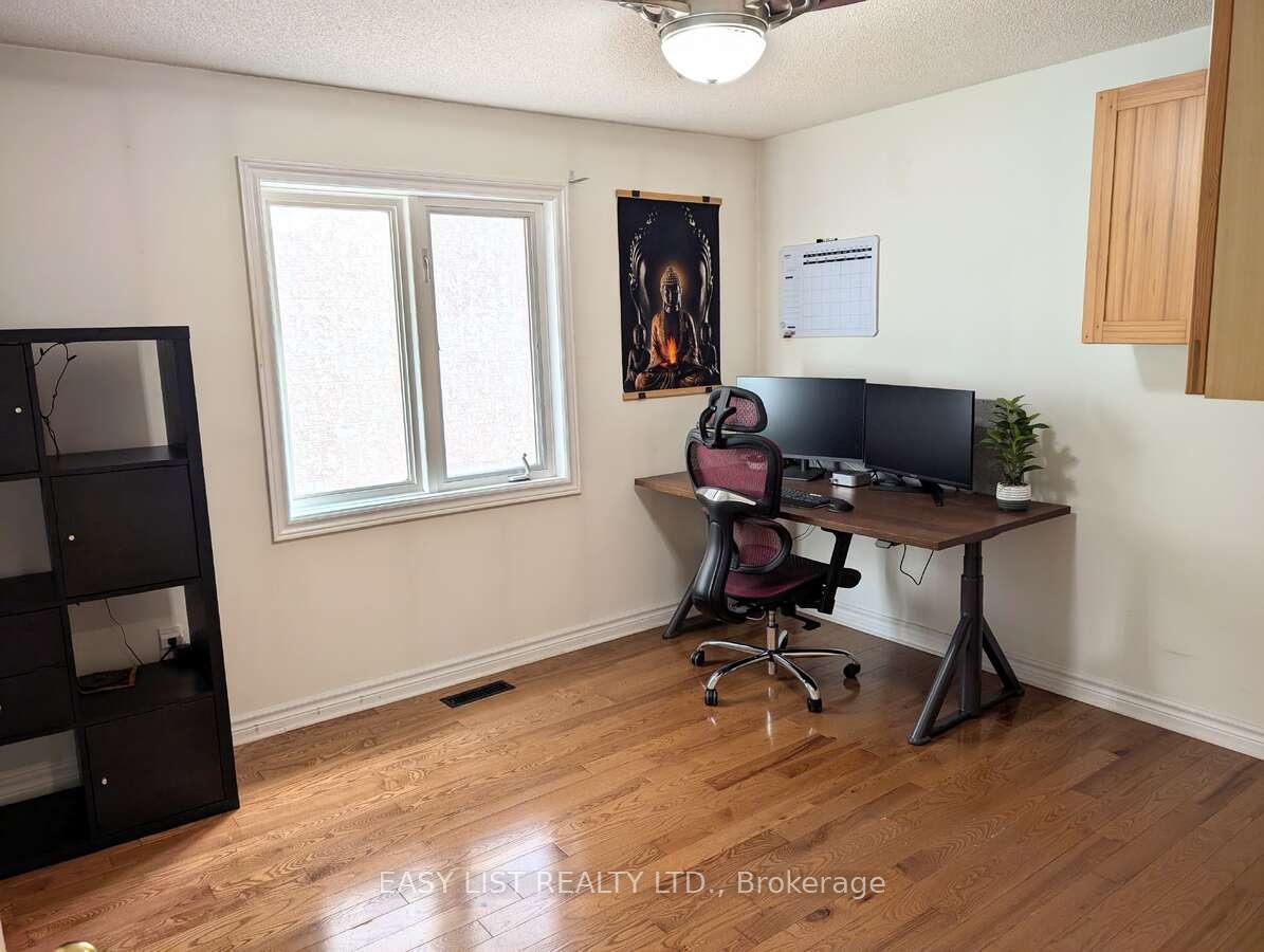 Photo 25 of 12 Strathroy Crescent, Hamilton, Waterdown — HOMEH