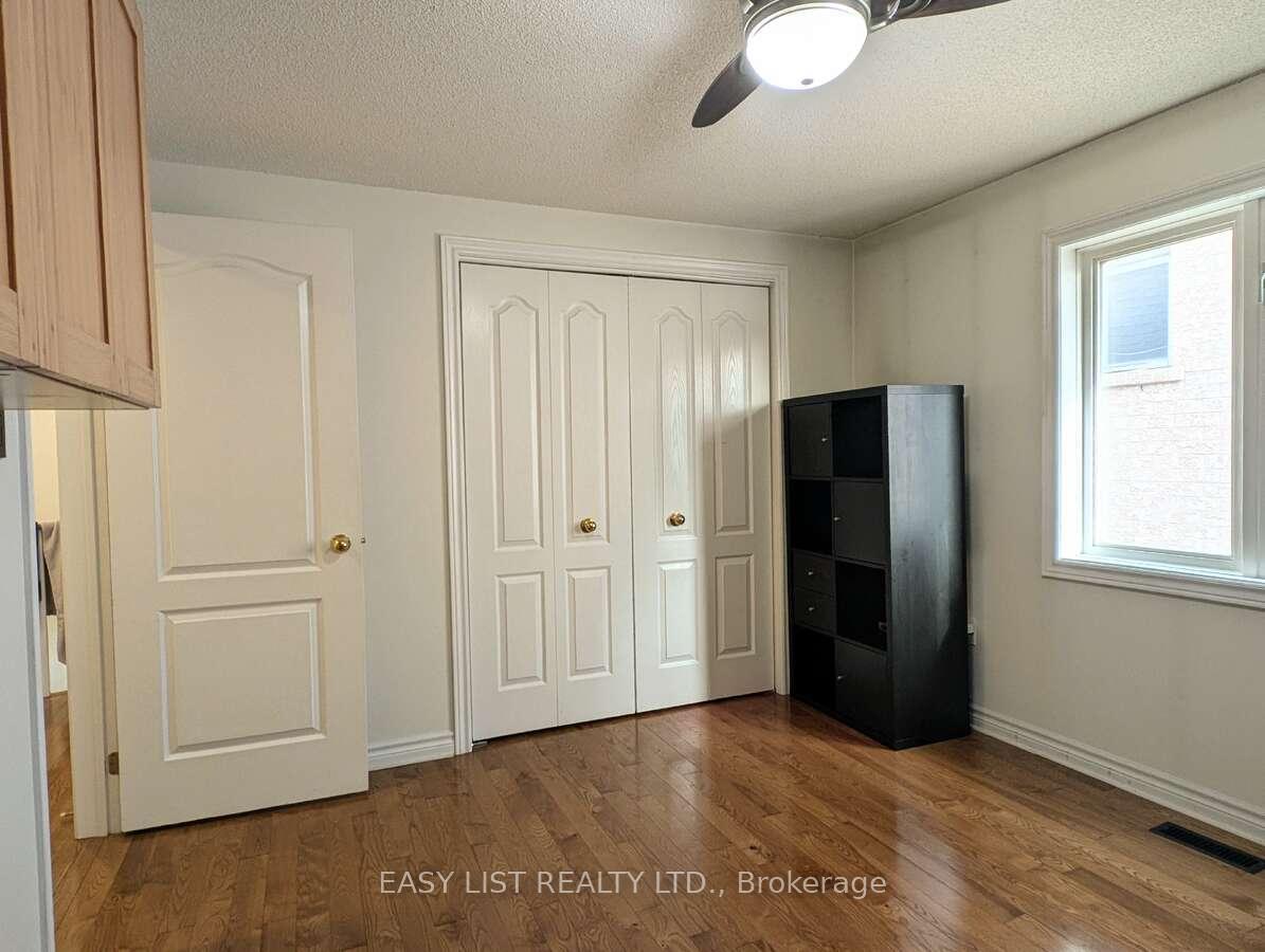 Photo 26 of 12 Strathroy Crescent, Hamilton, Waterdown — HOMEH