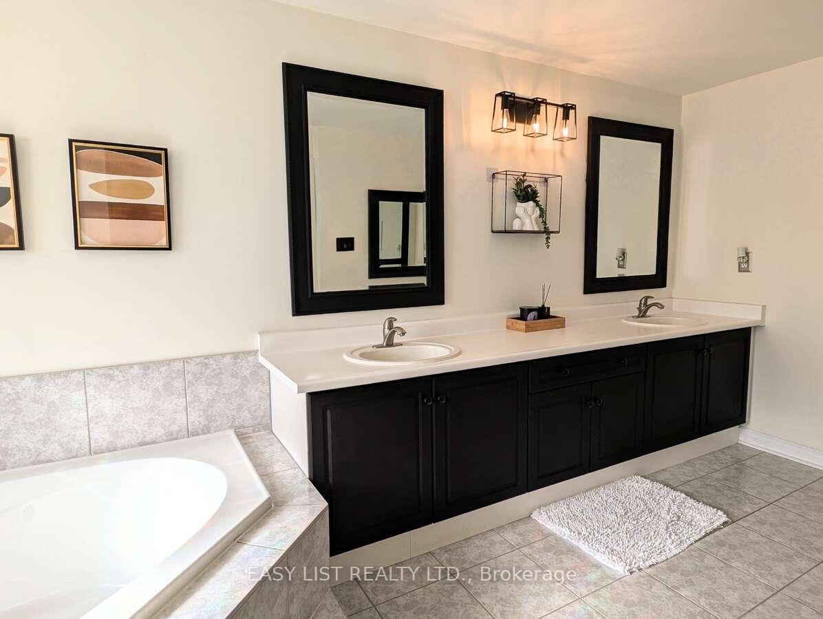 Photo 34 of 12 Strathroy Crescent, Hamilton, Waterdown — HOMEH