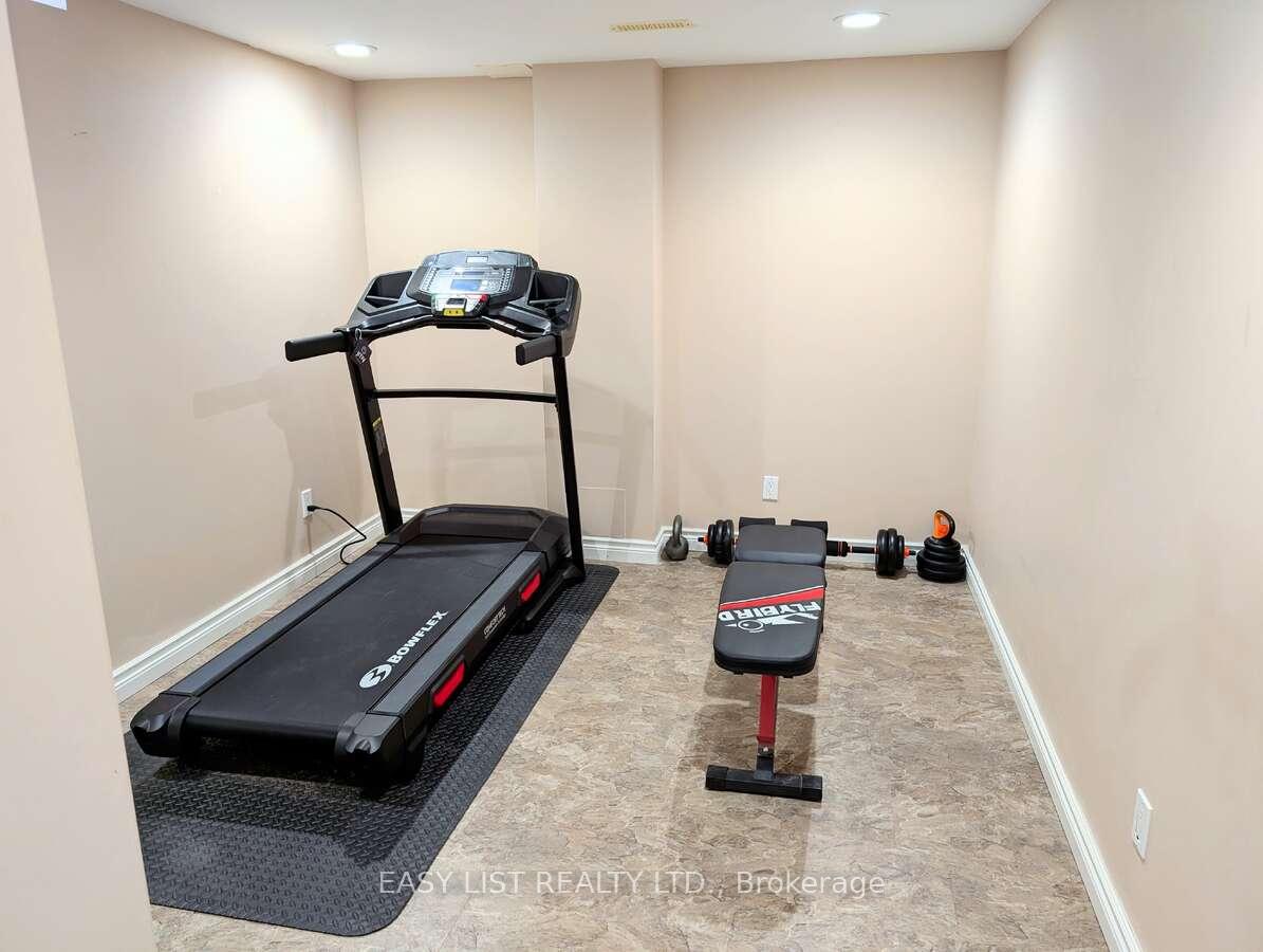 Photo 39 of 12 Strathroy Crescent, Hamilton, Waterdown — HOMEH