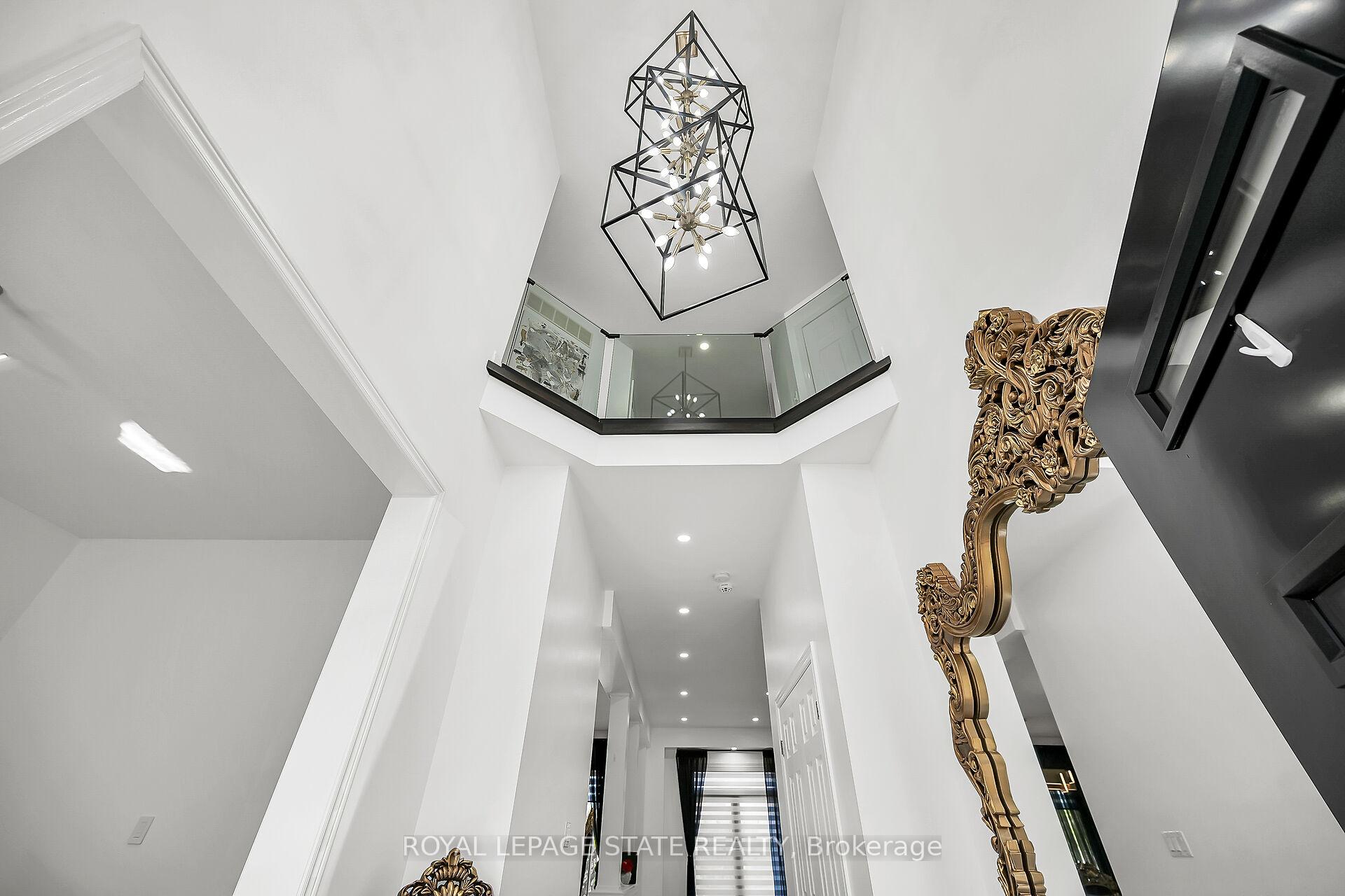 Photo 4 of 137 Diiorio Circle, Hamilton, Meadowlands — HOMEH