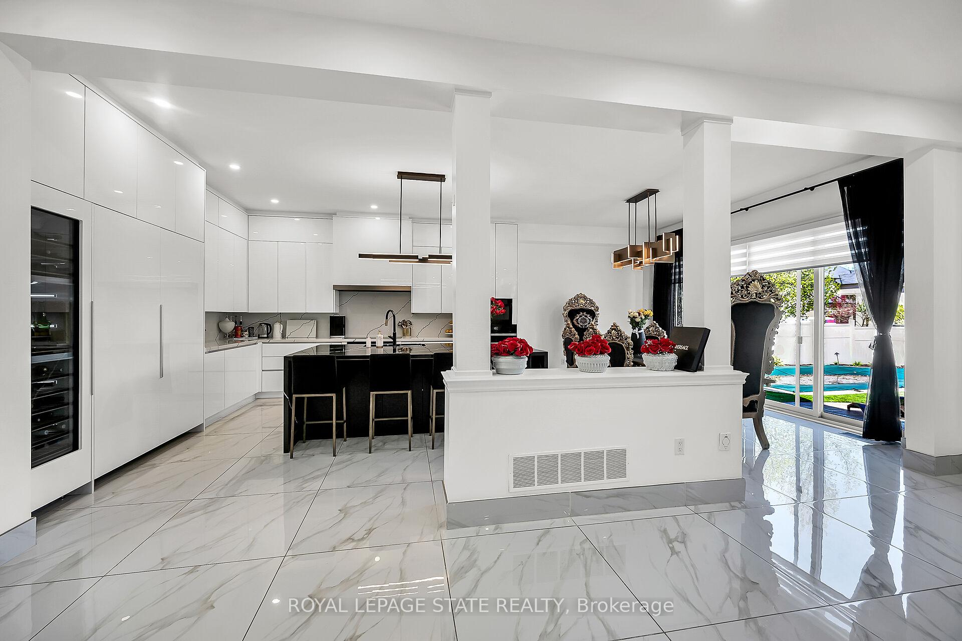 Photo 9 of 137 Diiorio Circle, Hamilton, Meadowlands — HOMEH