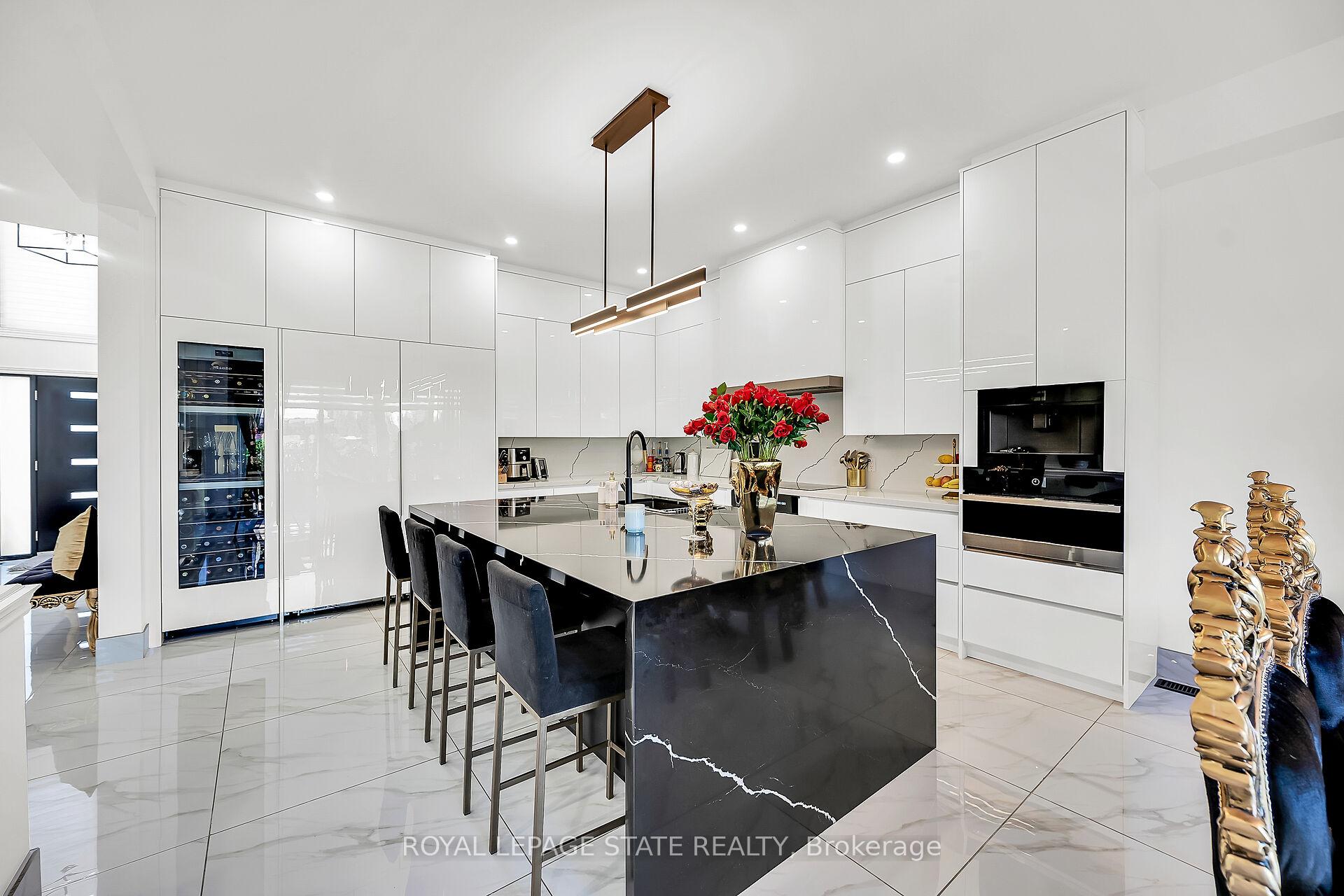 Photo 12 of 137 Diiorio Circle, Hamilton, Meadowlands — HOMEH