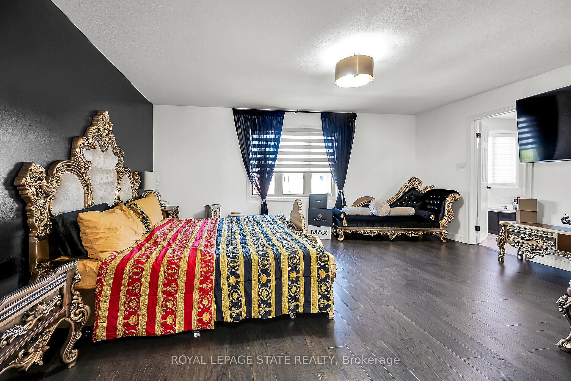 Photo 14 of 137 Diiorio Circle, Hamilton, Meadowlands — HOMEH