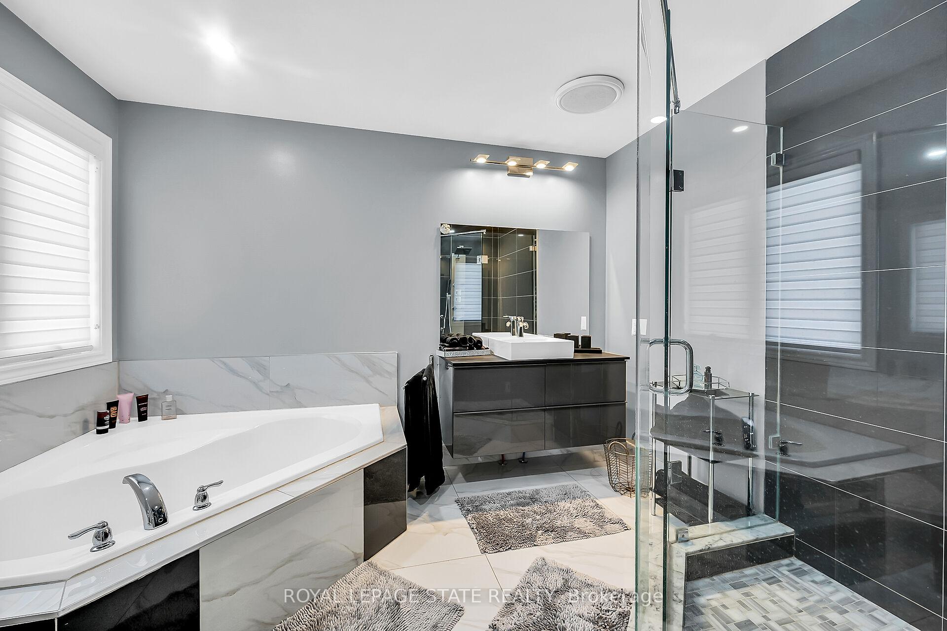 Photo 16 of 137 Diiorio Circle, Hamilton, Meadowlands — HOMEH